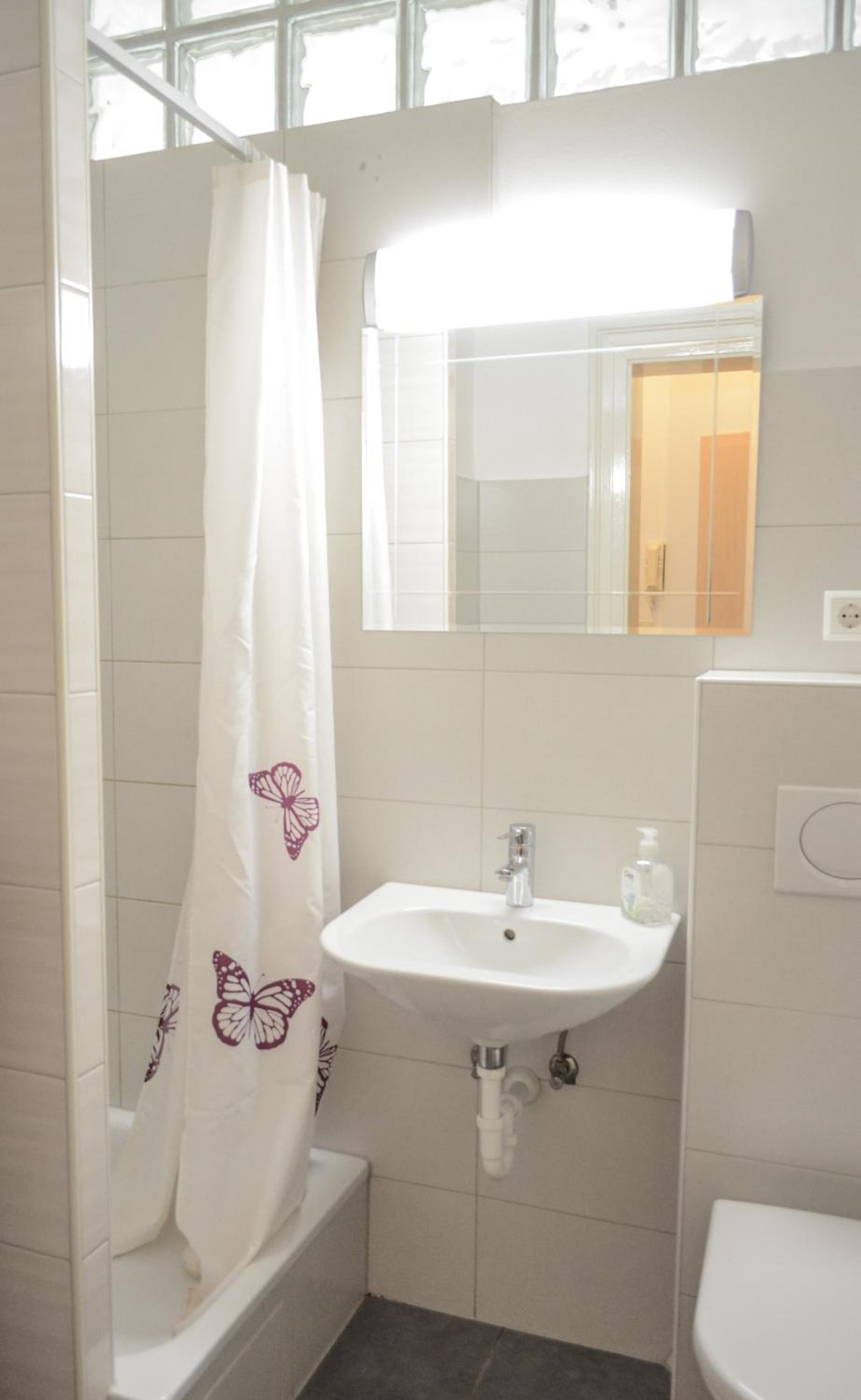 One-Bedroom Apartment - Photo 17