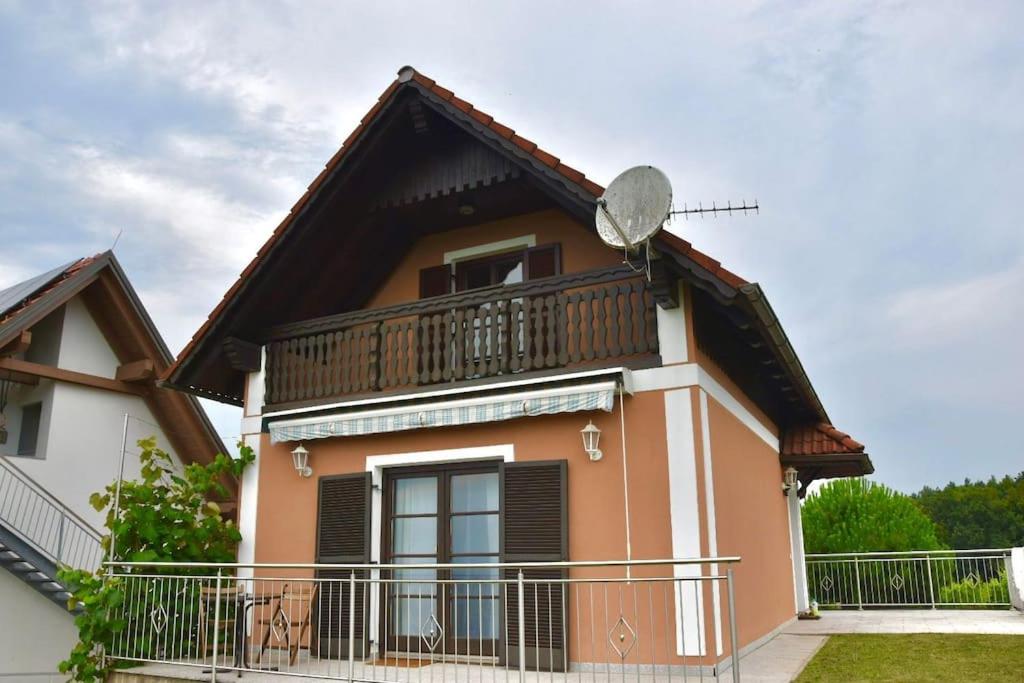 One-Bedroom House photo 2