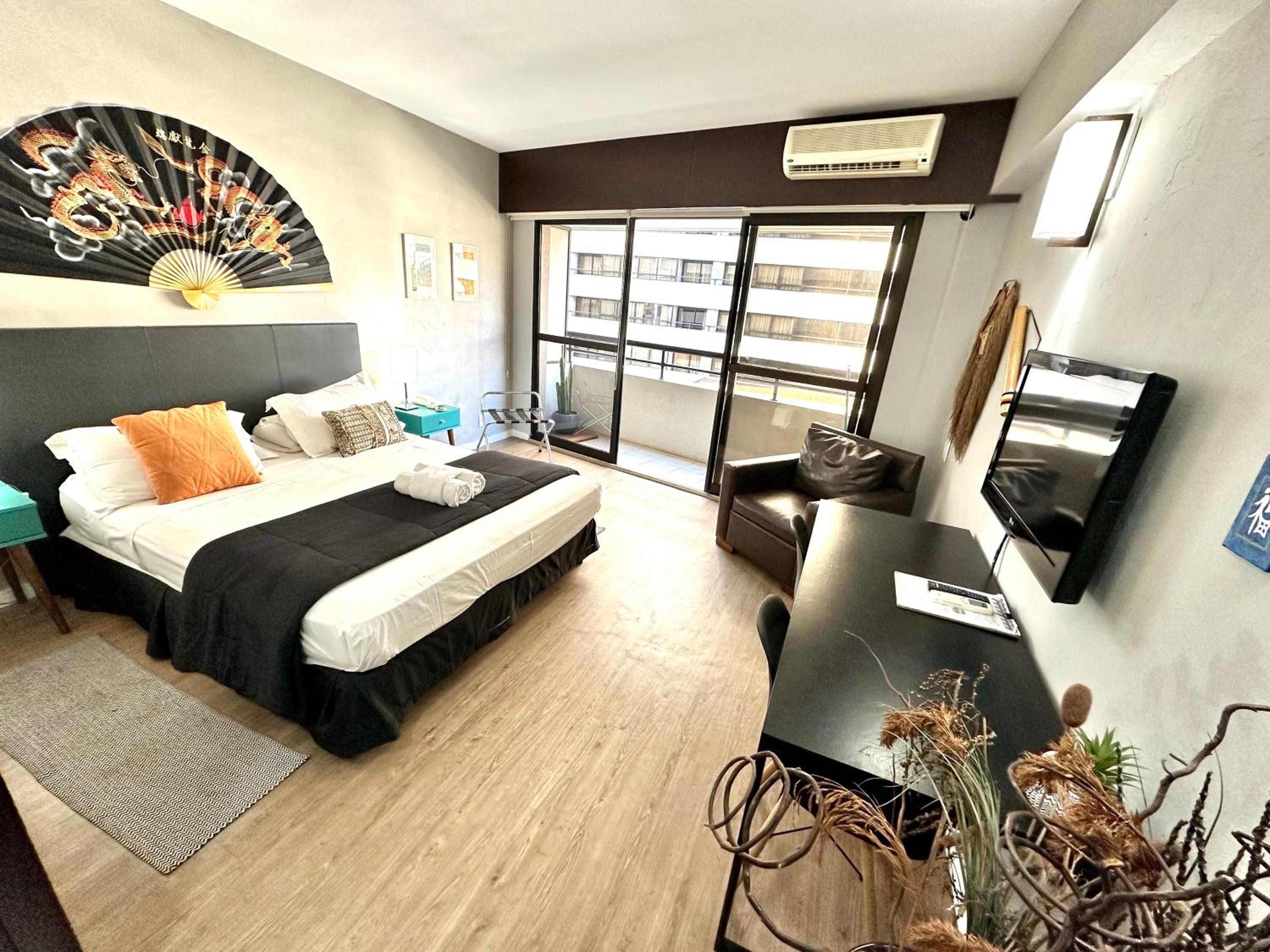 Apartment with Balcony - Photo 25