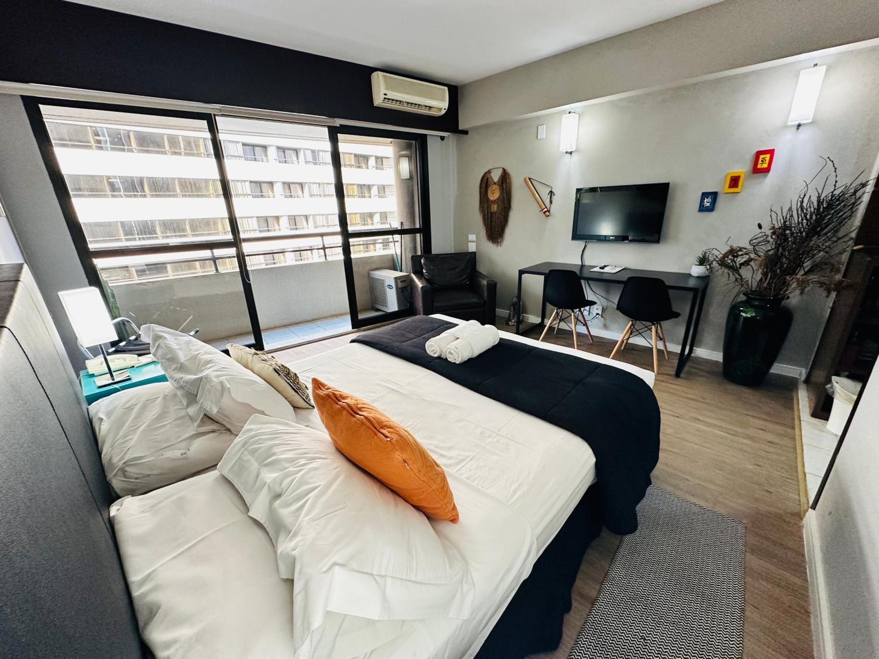 Apartment with Balcony - Photo 14