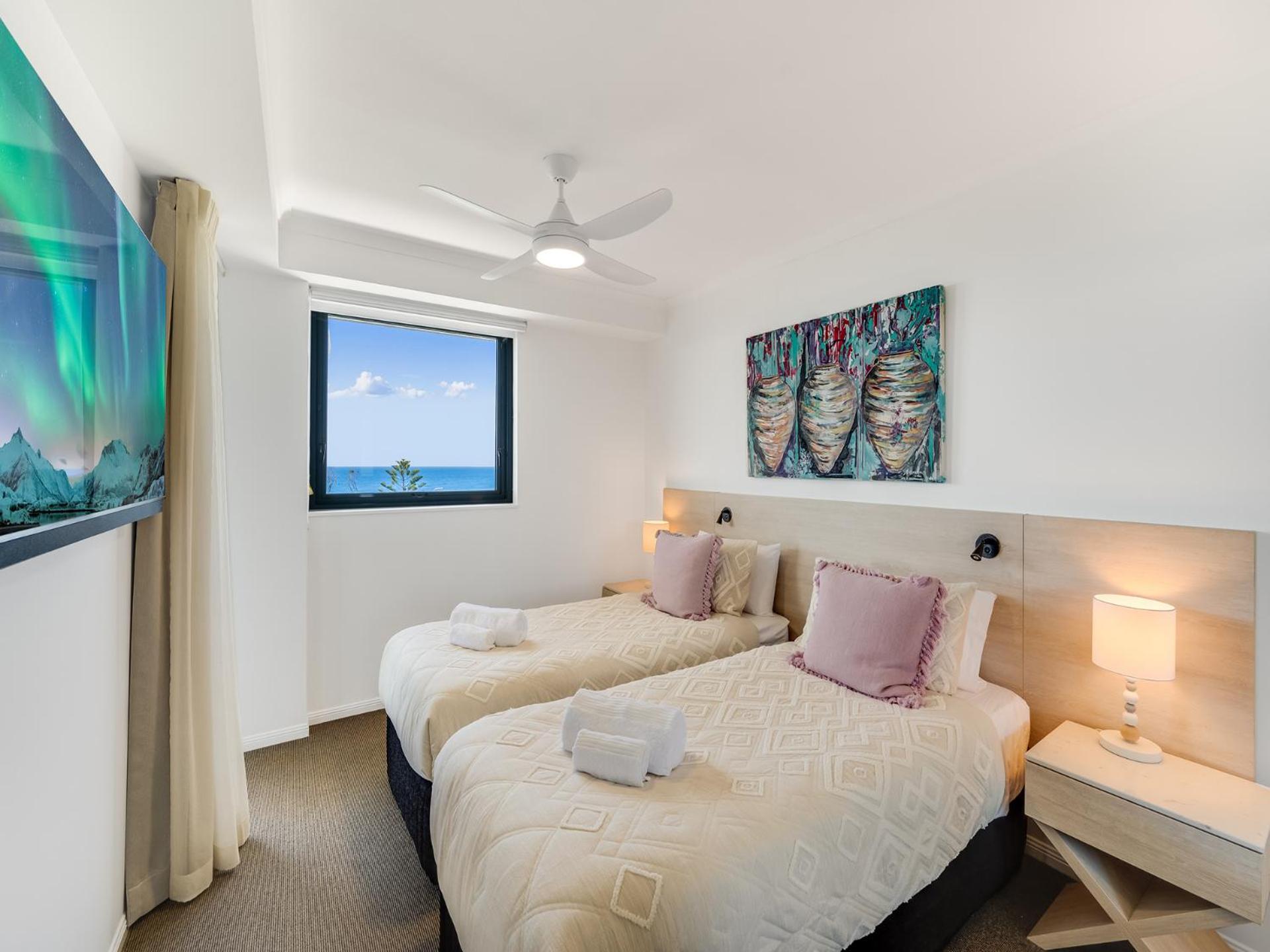Two-Bedroom Apartment with Balcony and Sea View photo 1