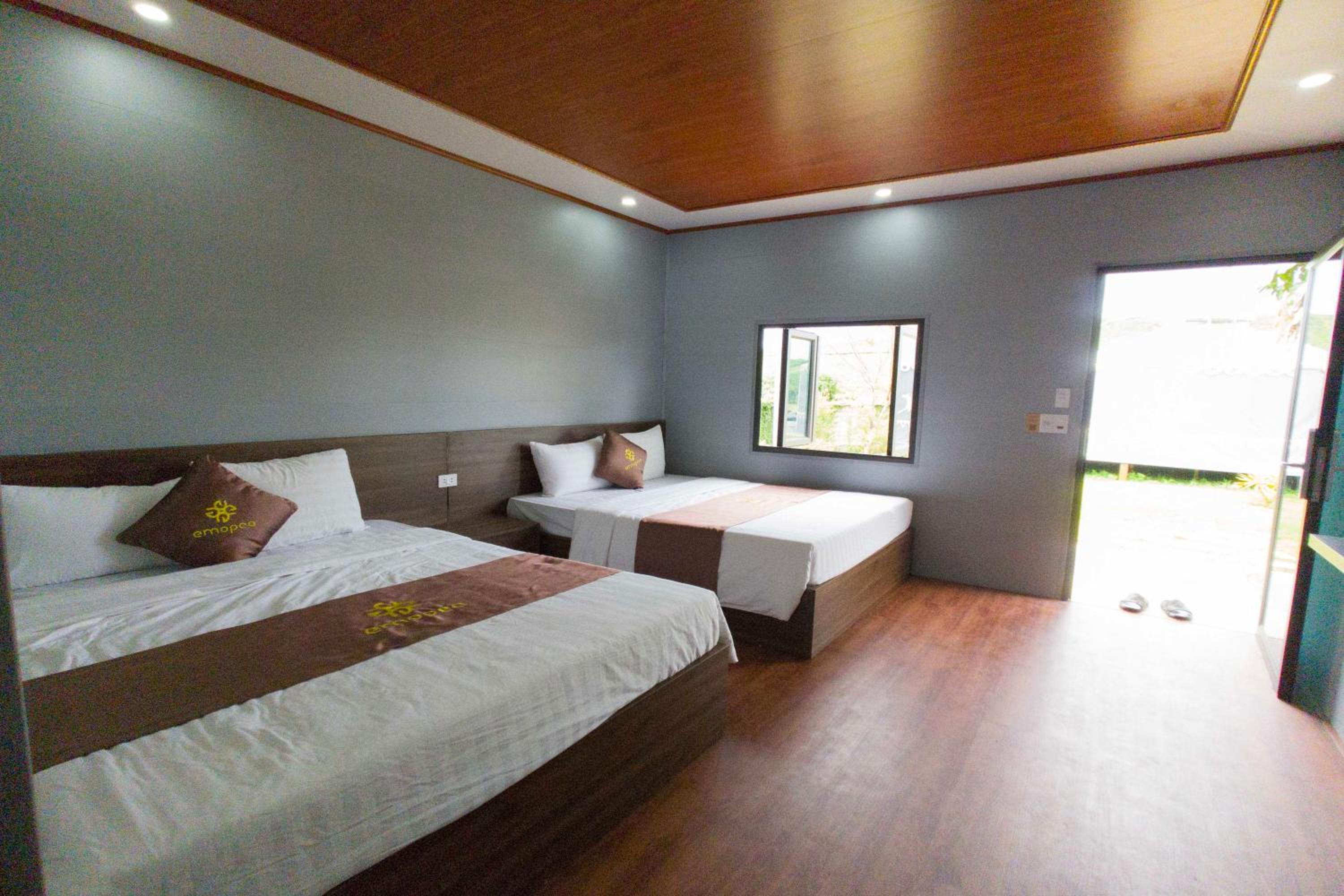 Quadruple Room with Balcony photo 2