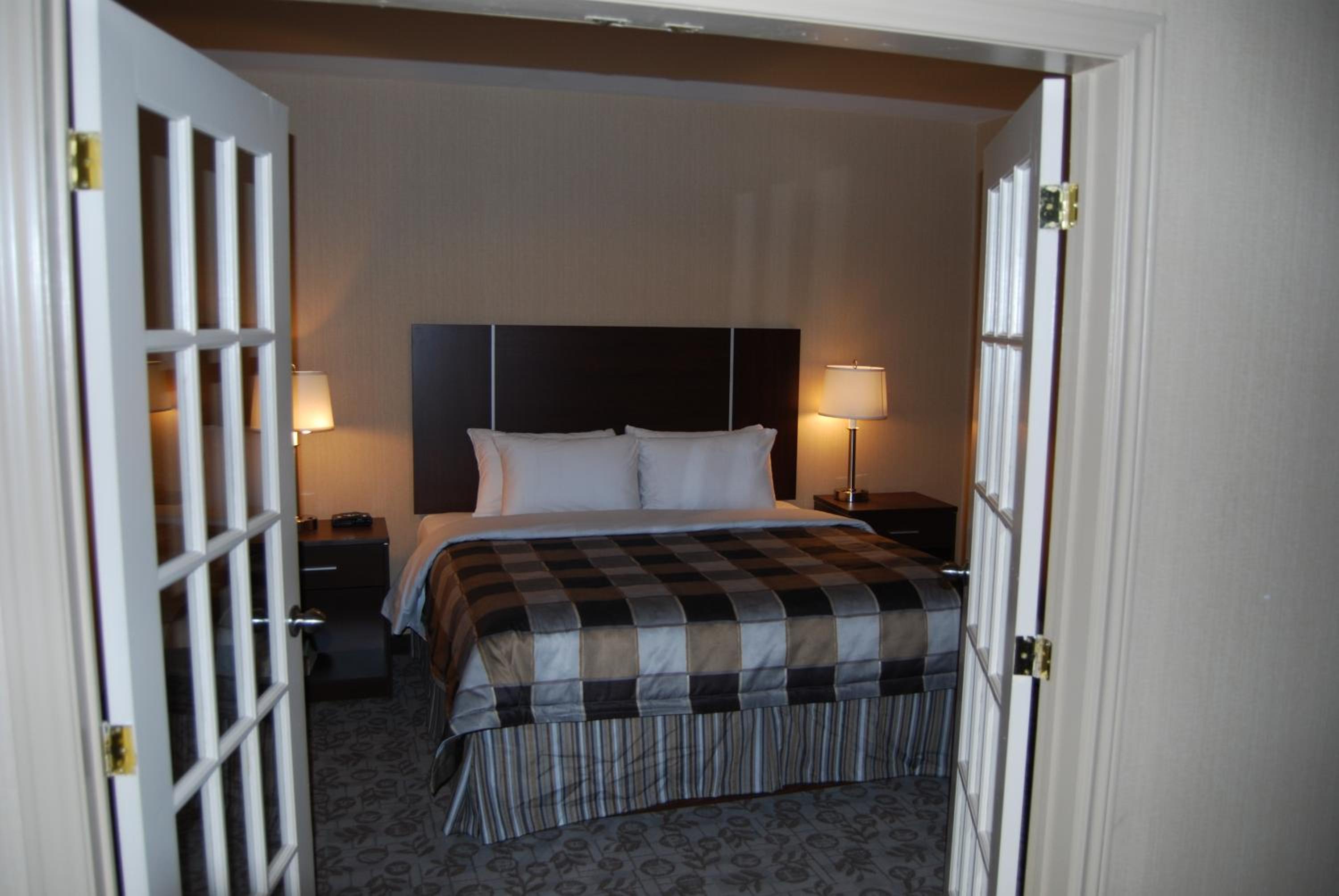 One-Bedroom King Suite - Non-Smoking - Photo 5
