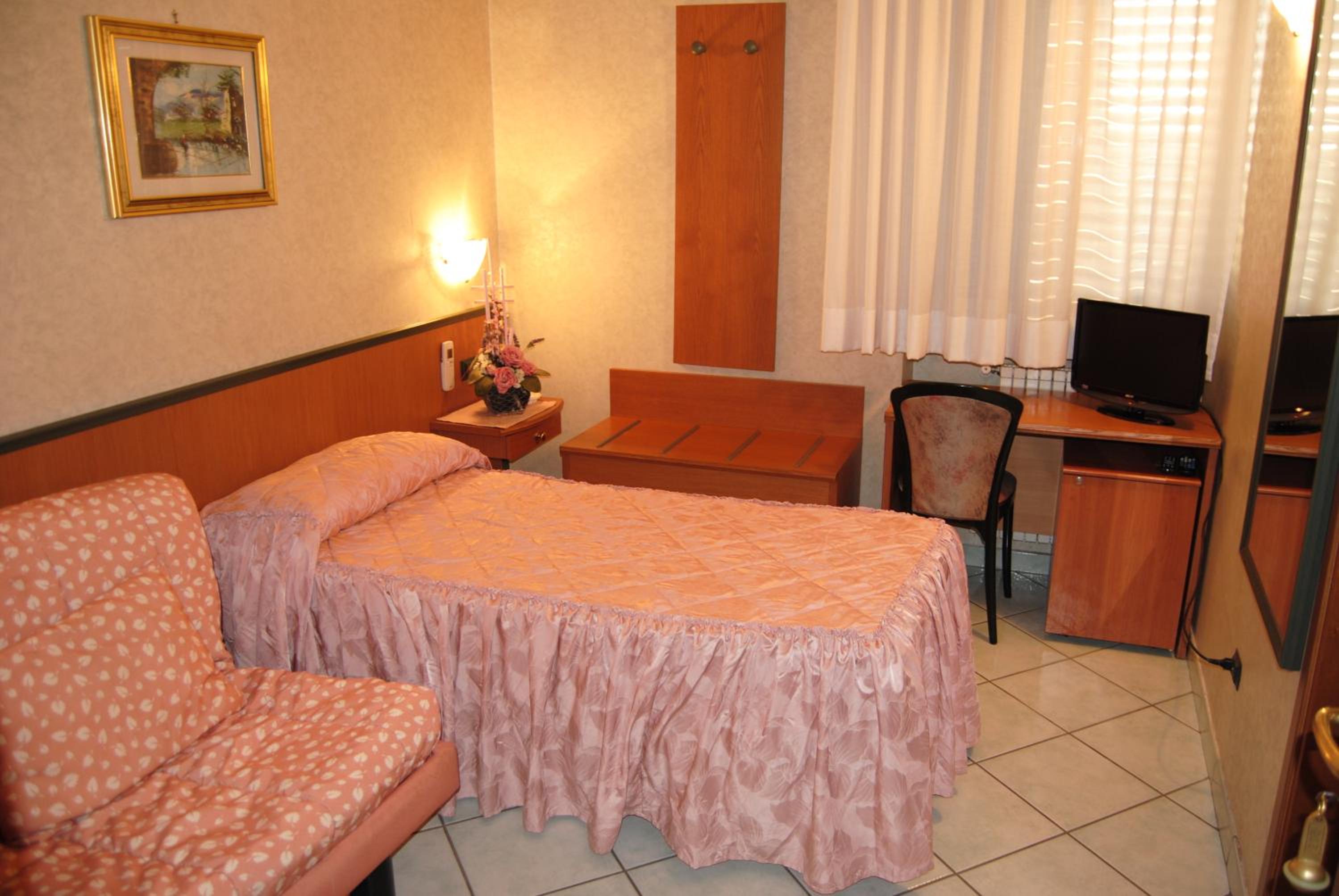 Single Room photo 2