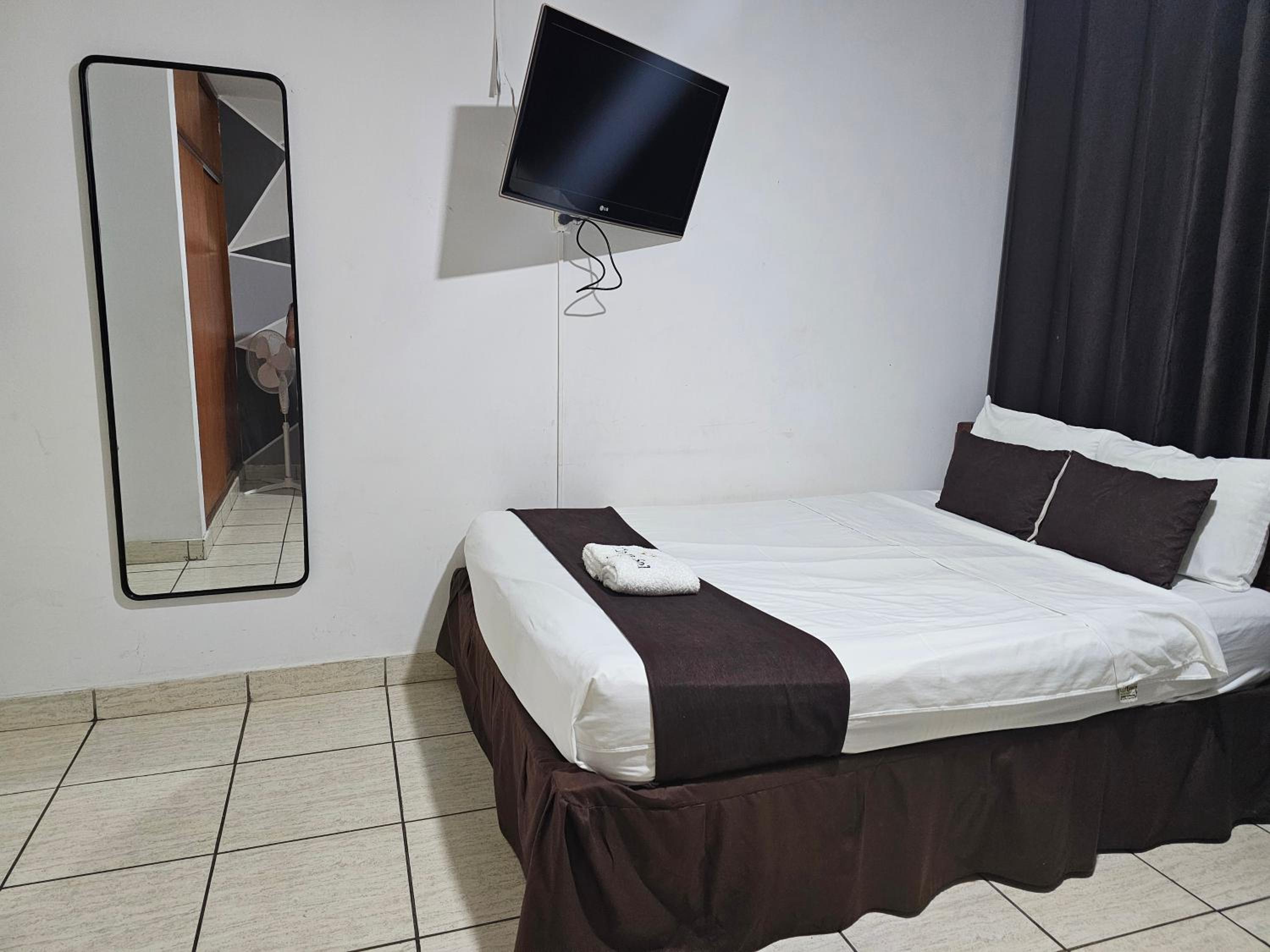 Standard Queen Room photo 1