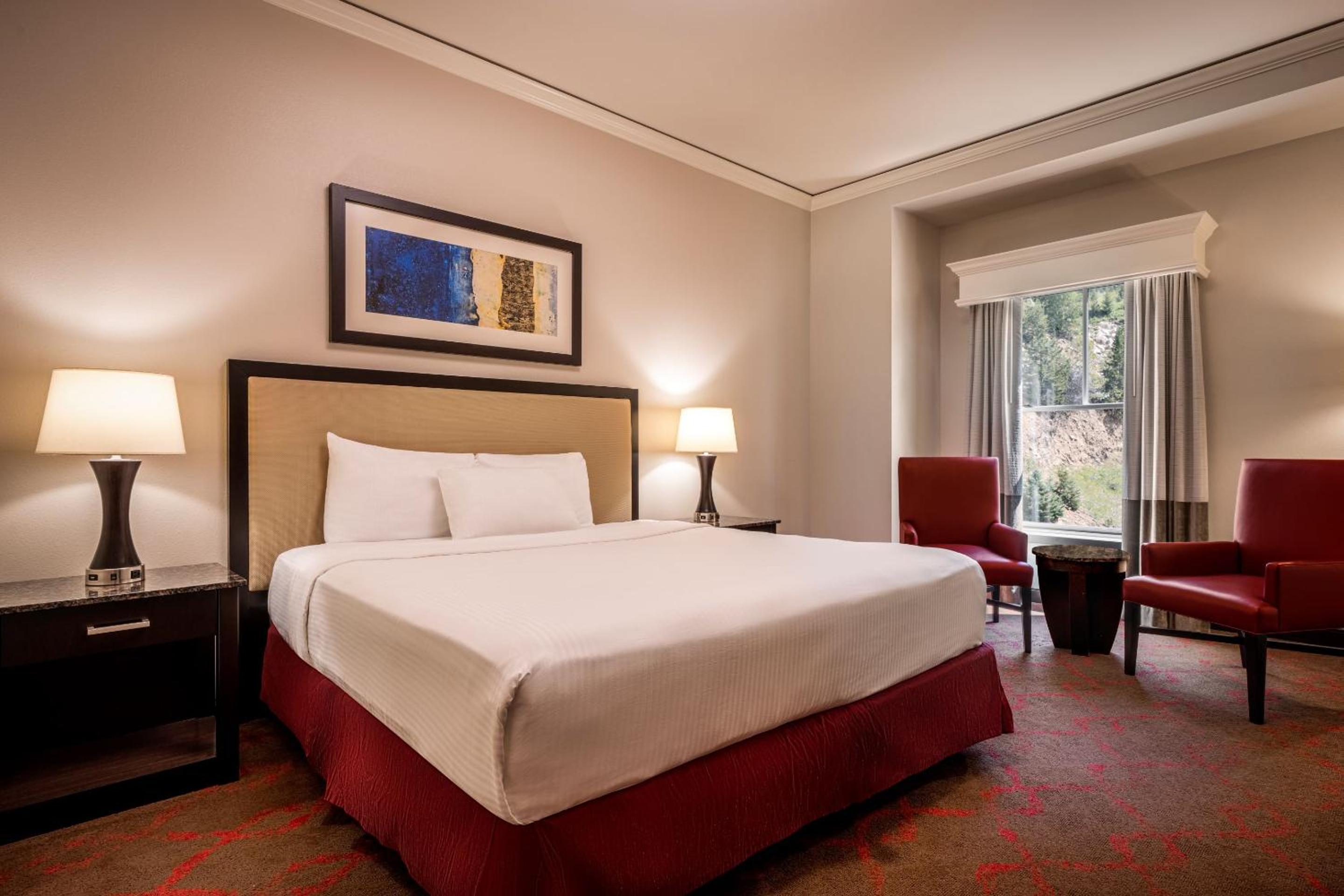 Deluxe King Room - Photo 5