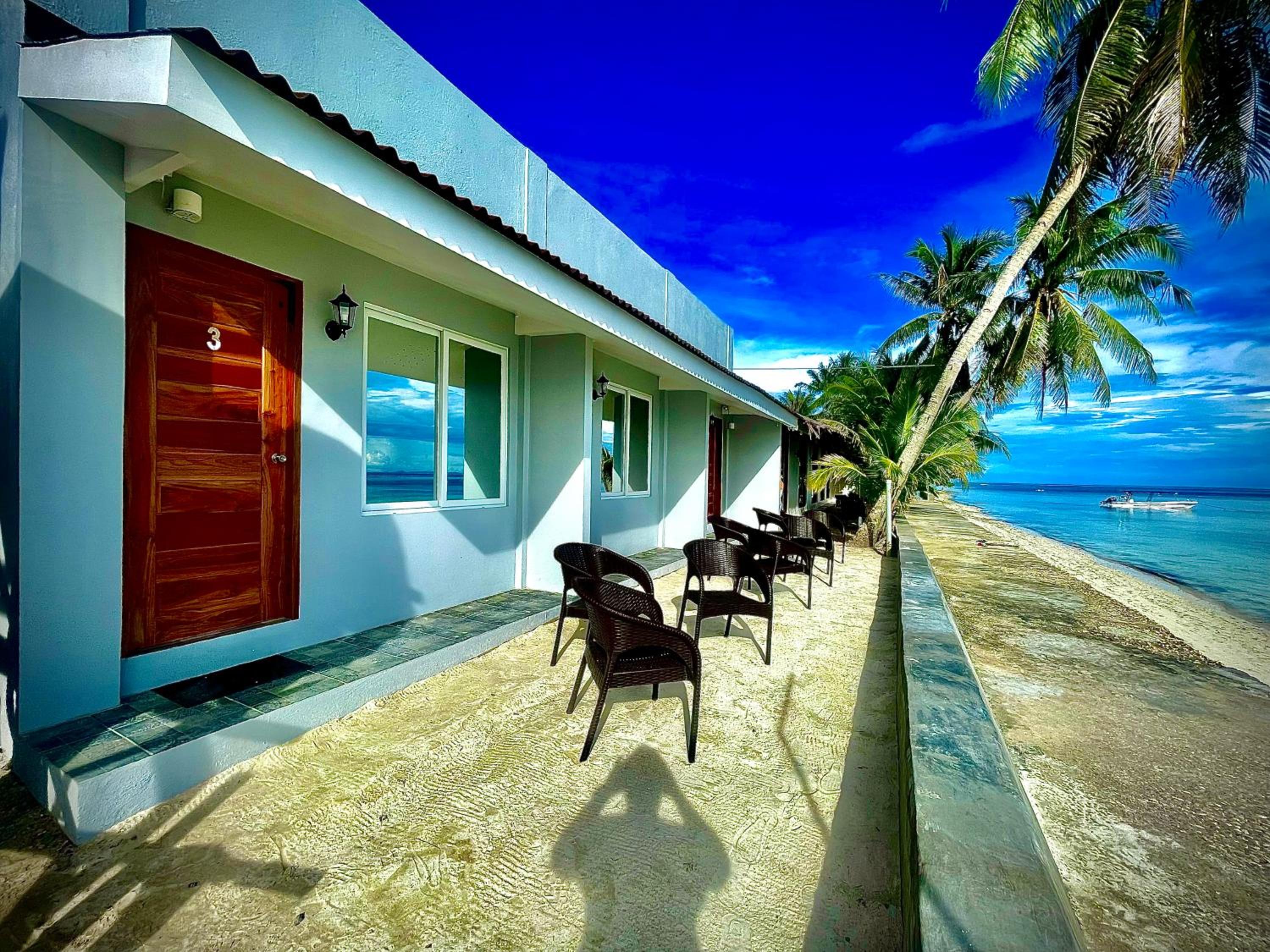Deluxe Triple Room with Sea View - Photo 8
