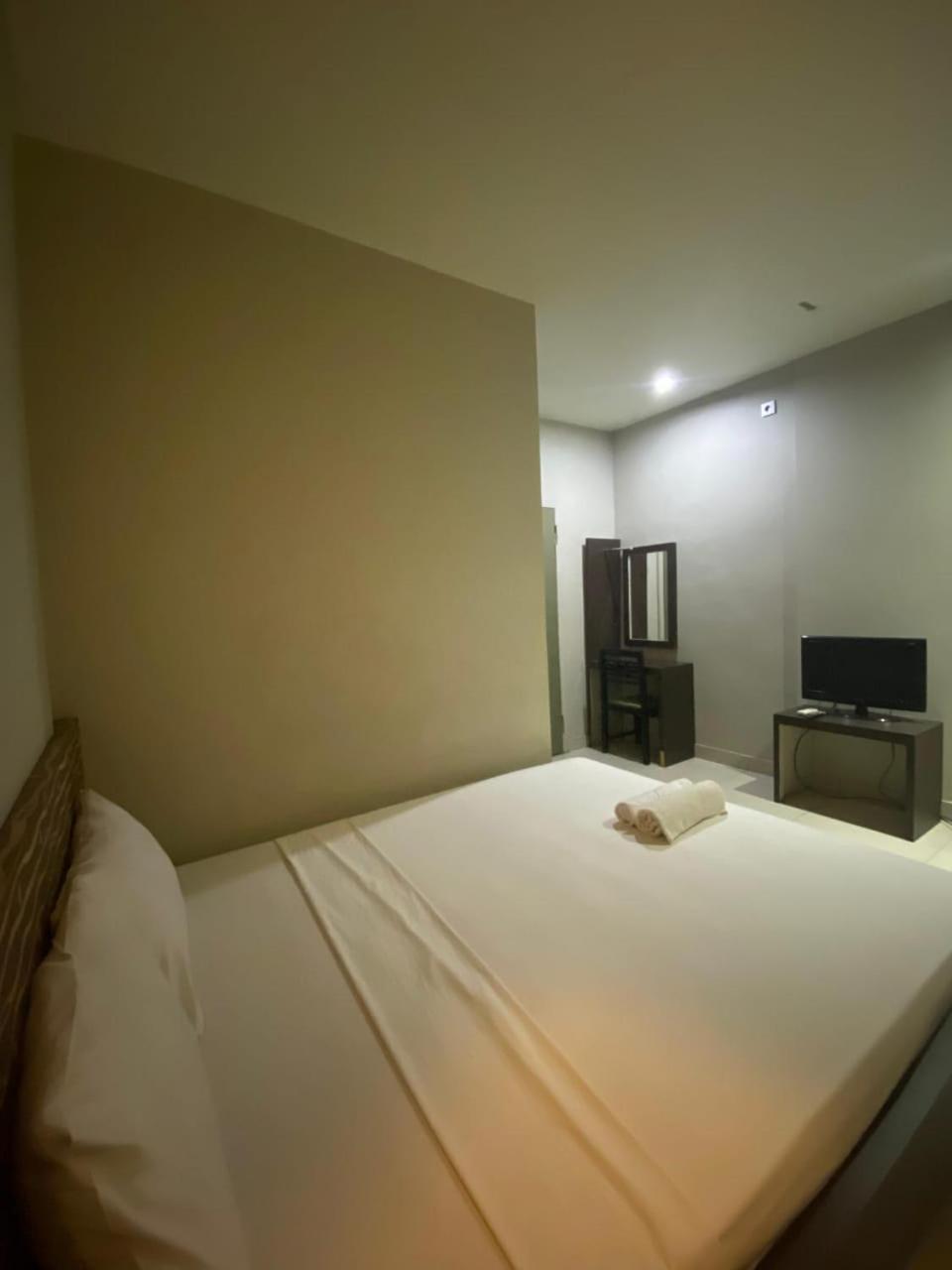 Standard Double or Twin Room - Photo 2