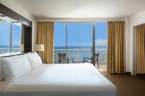 Oceanfront 1-Bedroom Suite - Photo 1