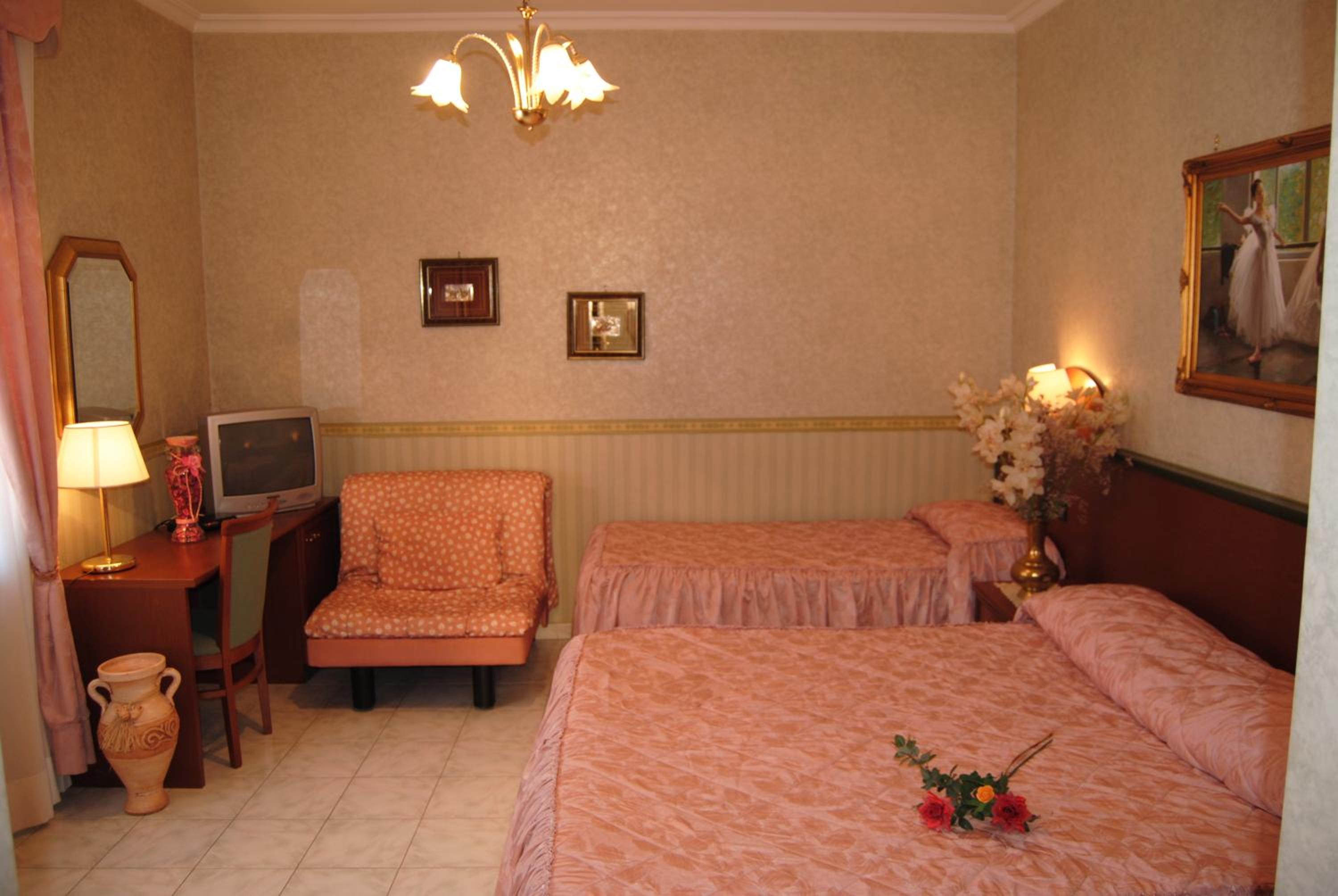 Triple Room photo 3