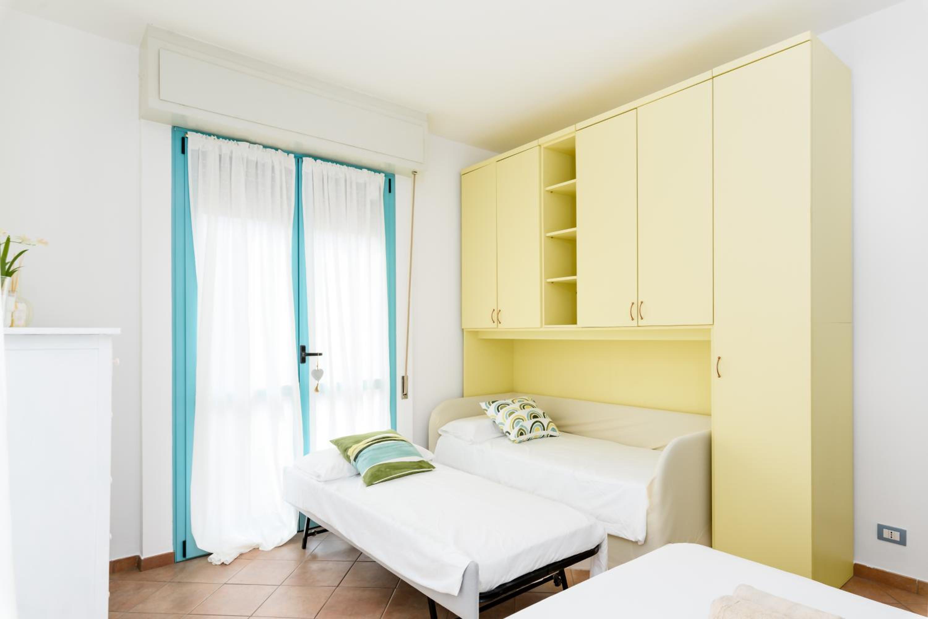 One-Bedroom Apartment photo 2