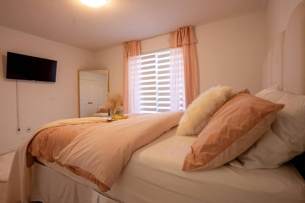 Four-Bedroom House photo 2