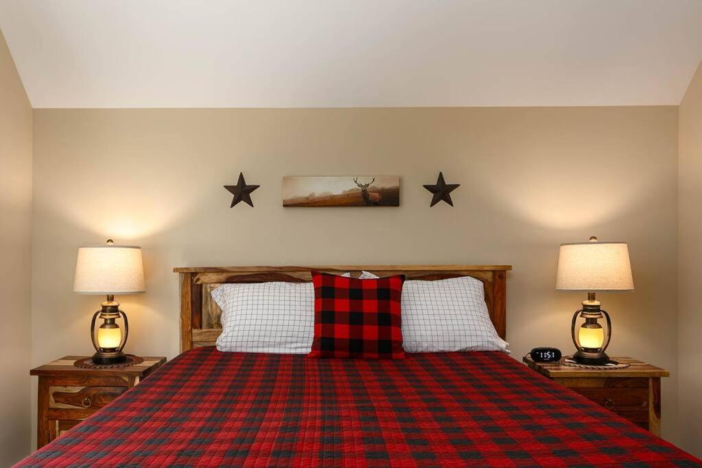 Three-Bedroom House photo 1