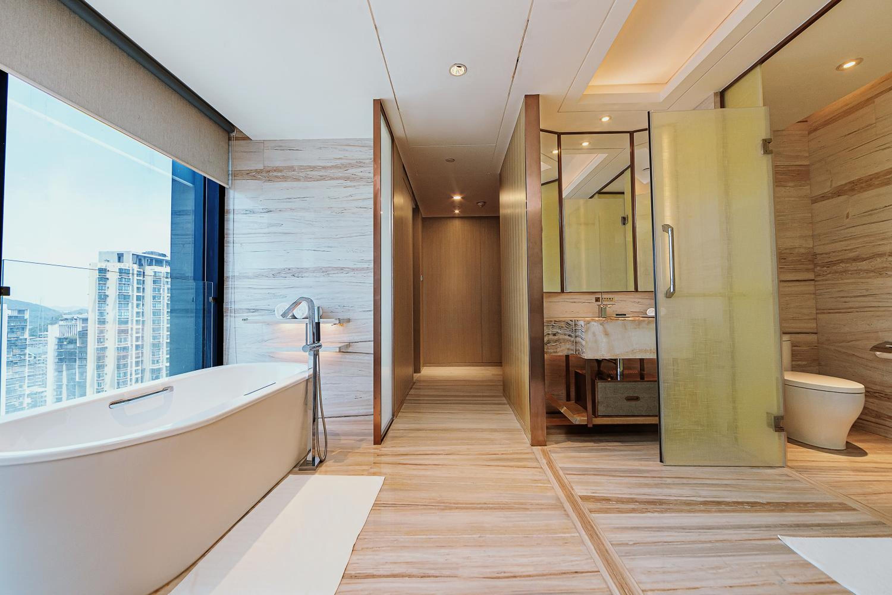 Premium King Room - Lounge Access photo 2
