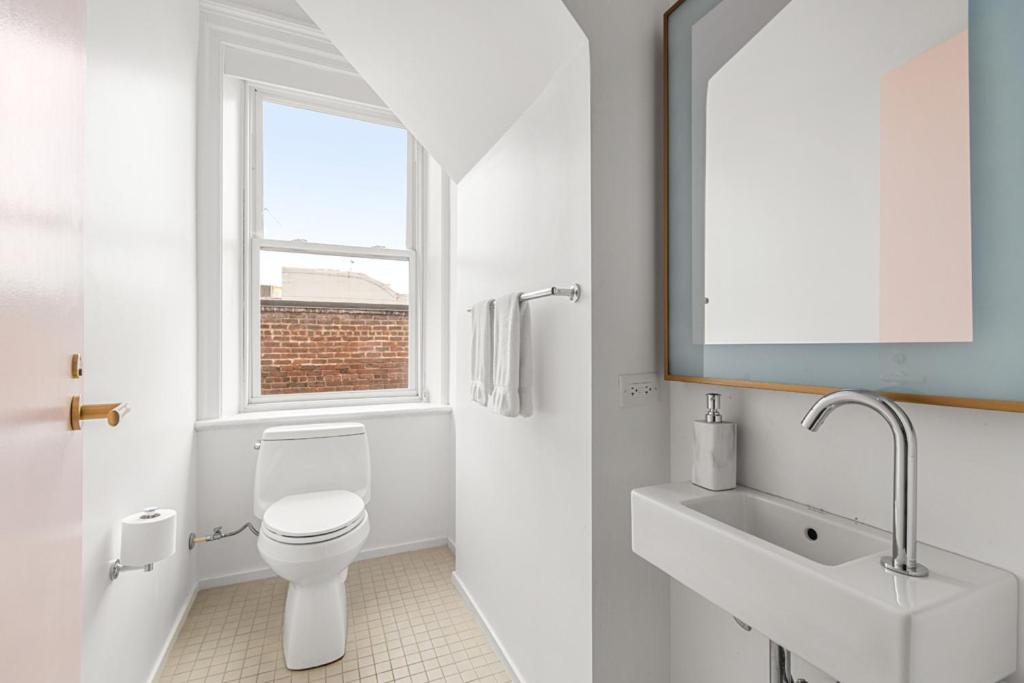 Superior Suite - Photo 8