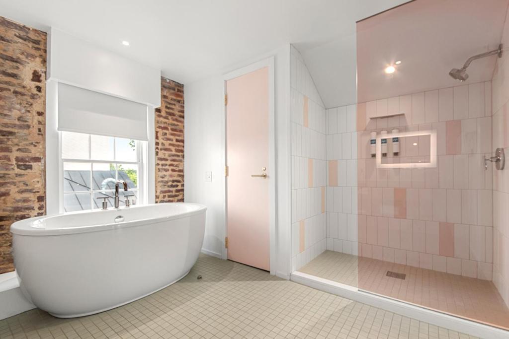 Superior Suite - Photo 4