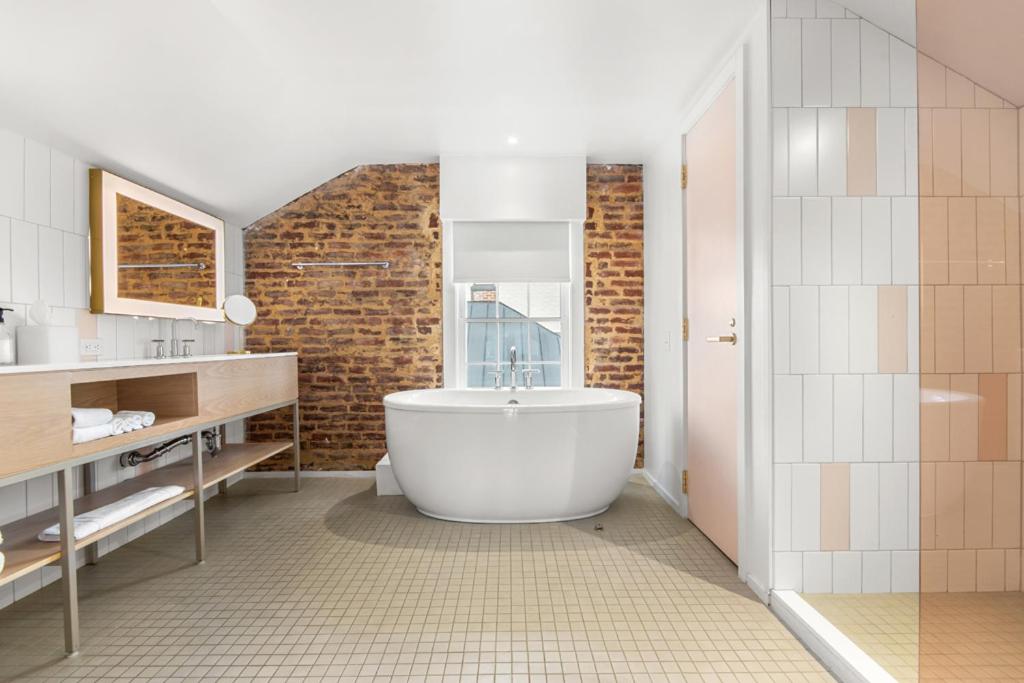 Superior Suite - Photo 3