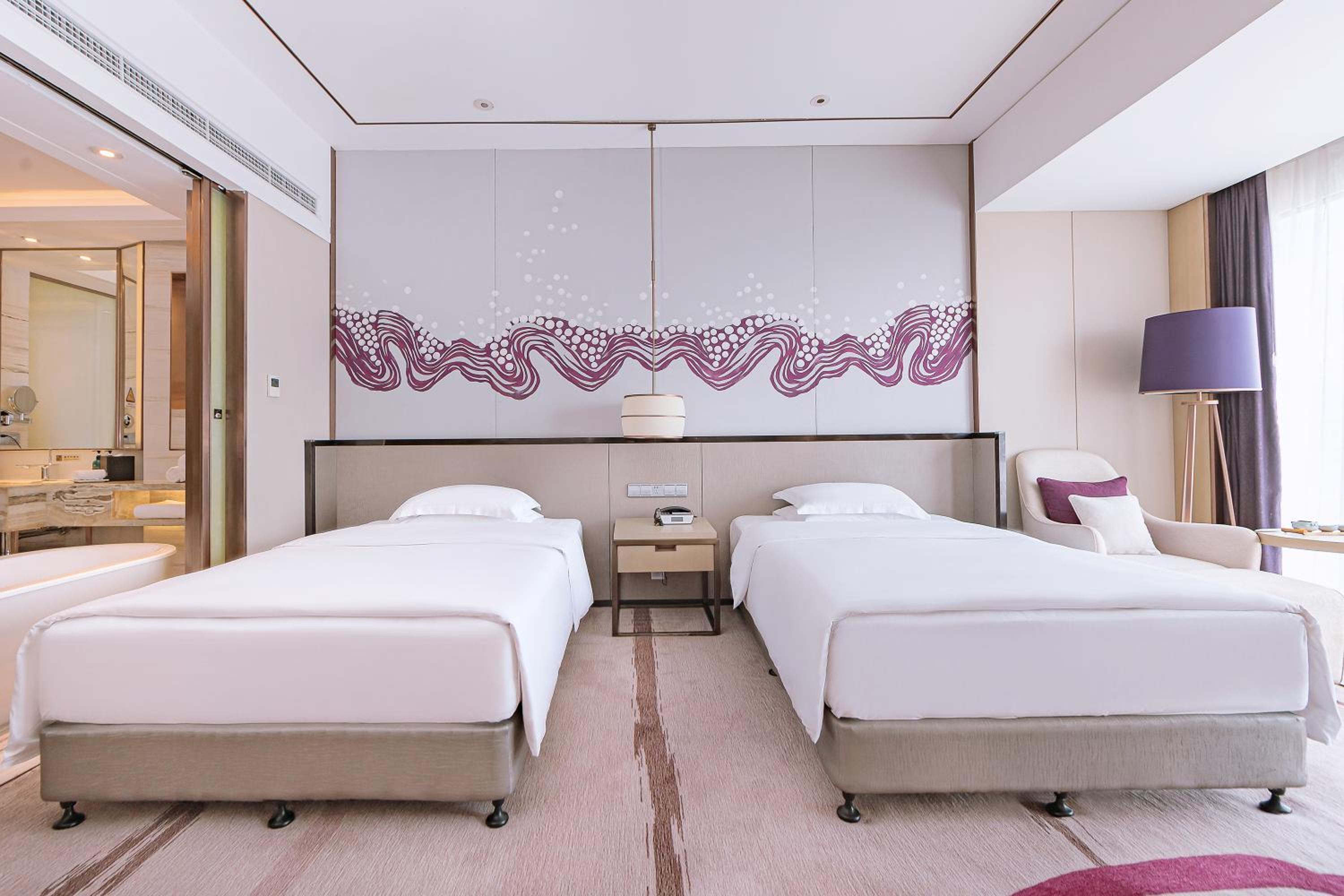 Premium Double Room with Two Double Beds photo 3