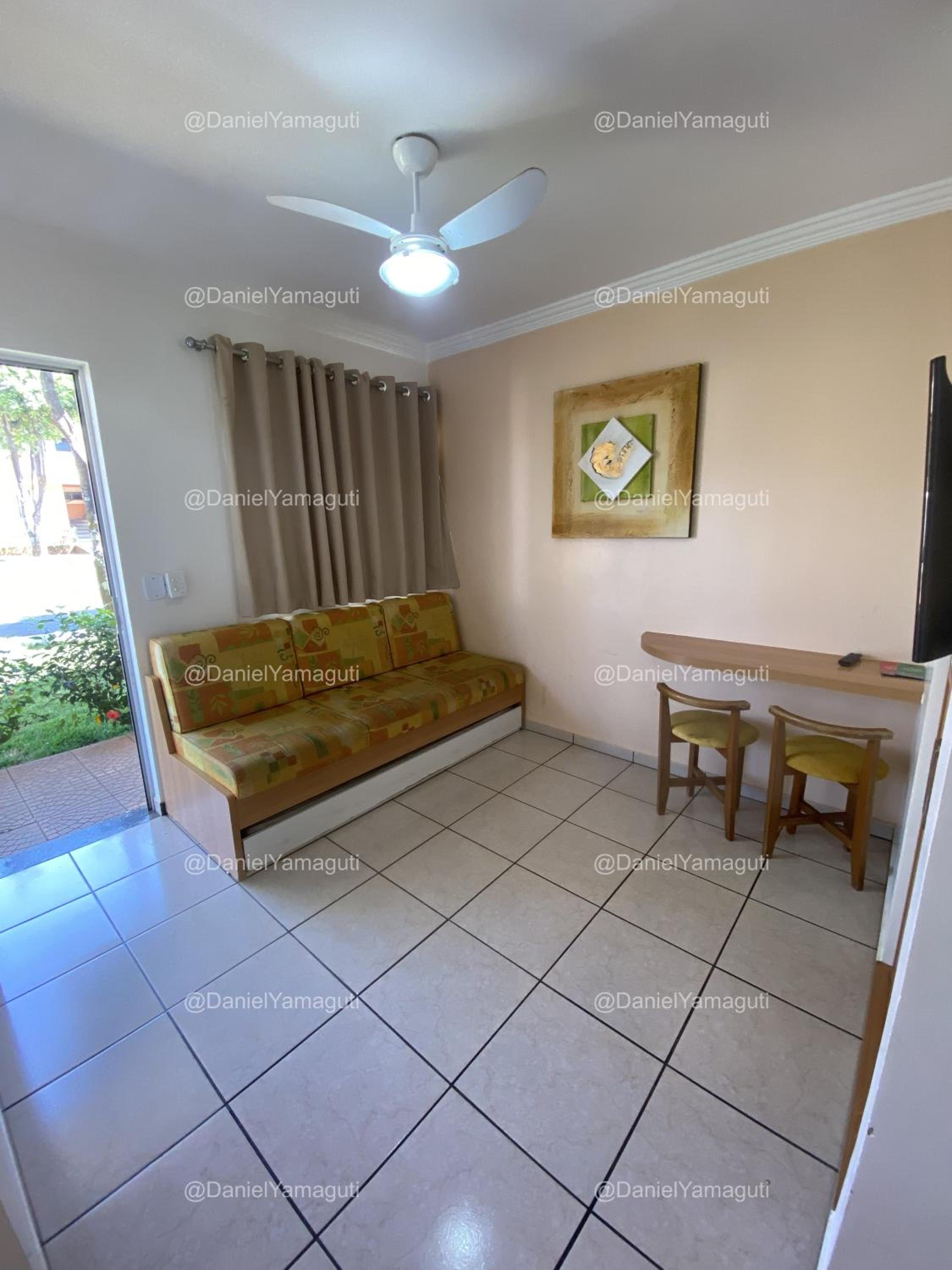 Family Room - Photo 4