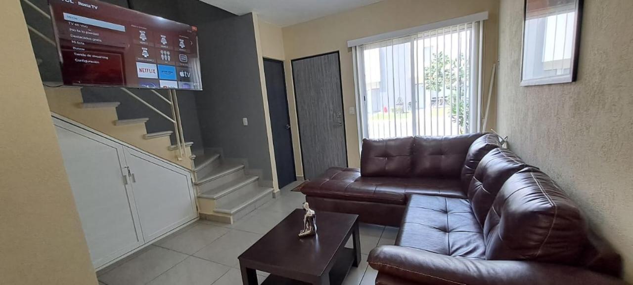 Three-Bedroom House photo 3