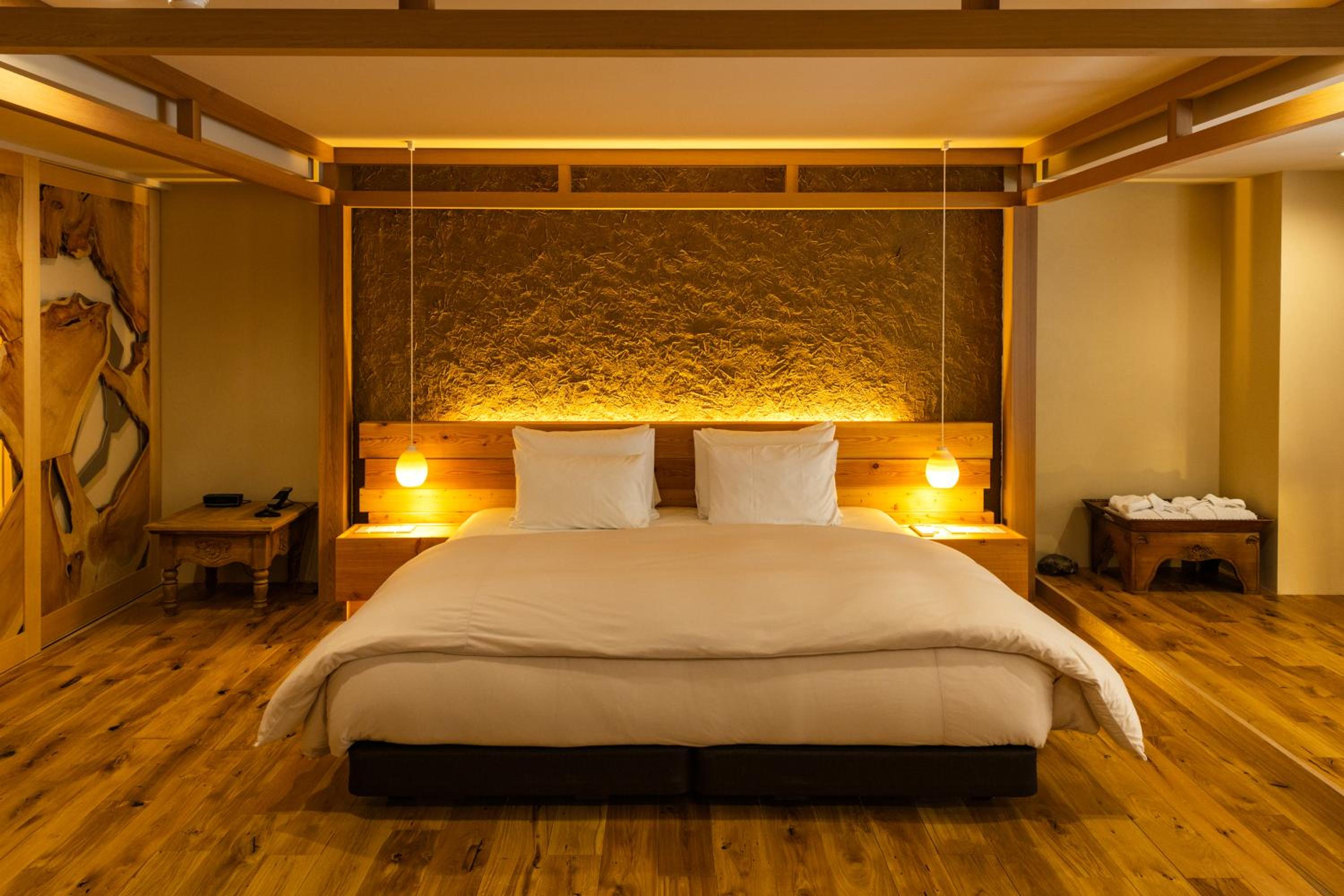 King Suite with ZEN- SHIRAKABA Room