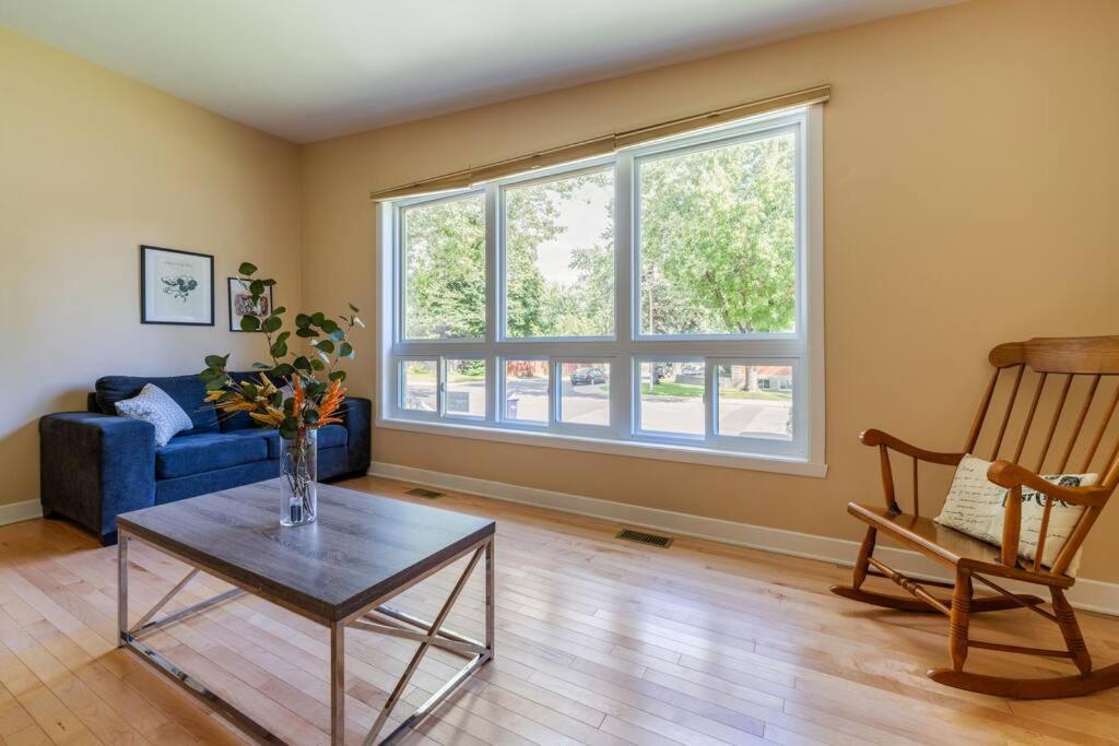 Three-Bedroom House photo 2