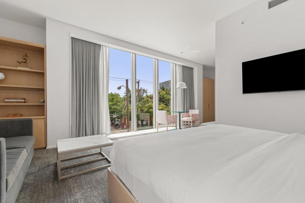 King Suite - Photo 11