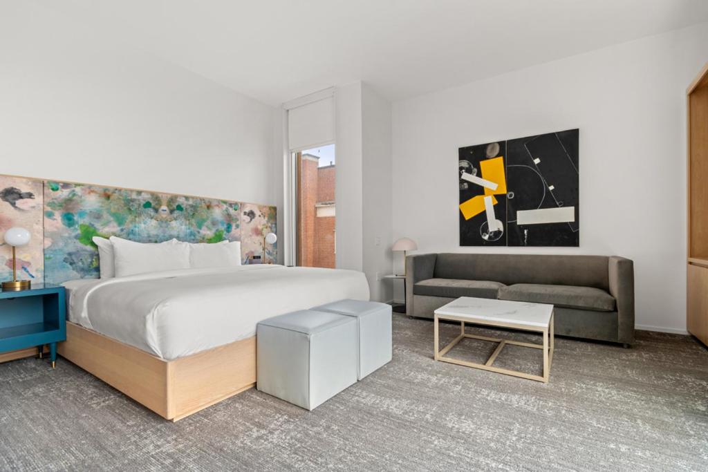King Suite - Photo 1