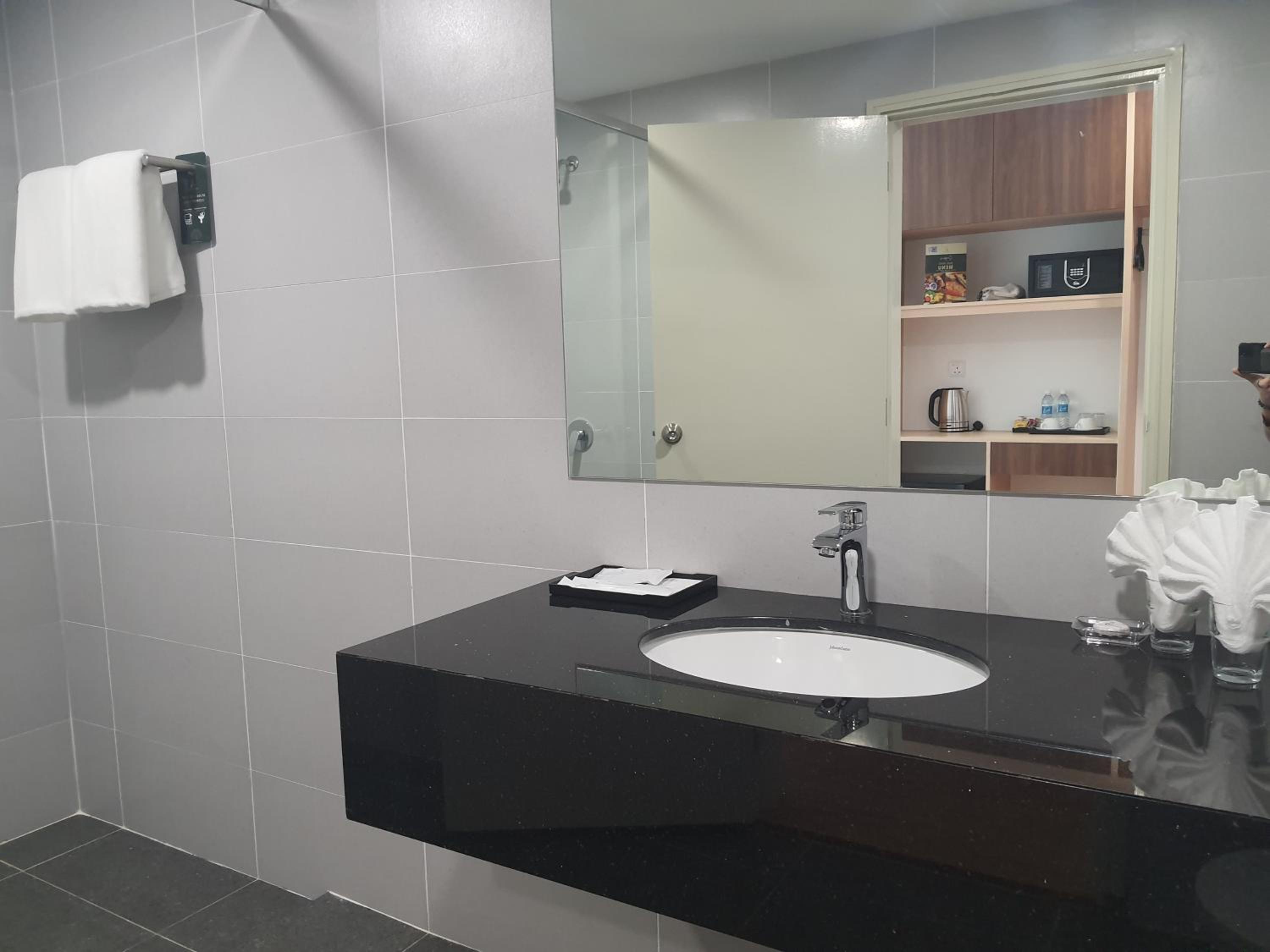 Premier Suite - Photo 4