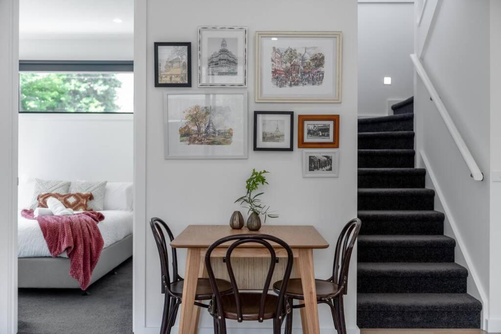Three-Bedroom House photo 3