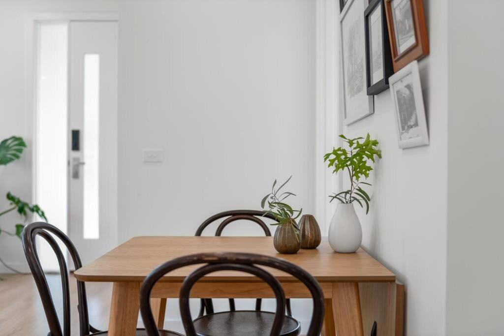 Three-Bedroom House photo 2