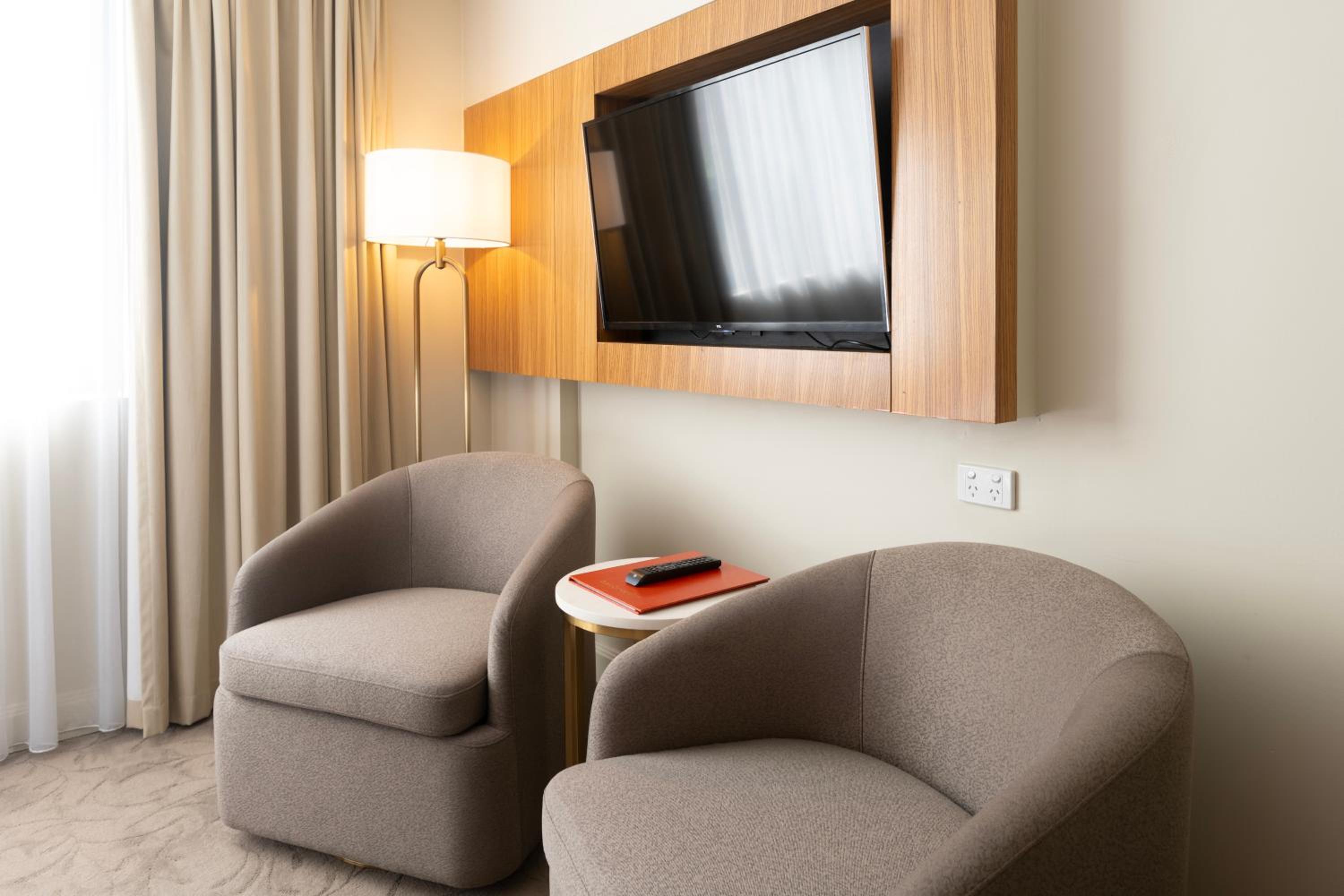 Deluxe King Room - Photo 1