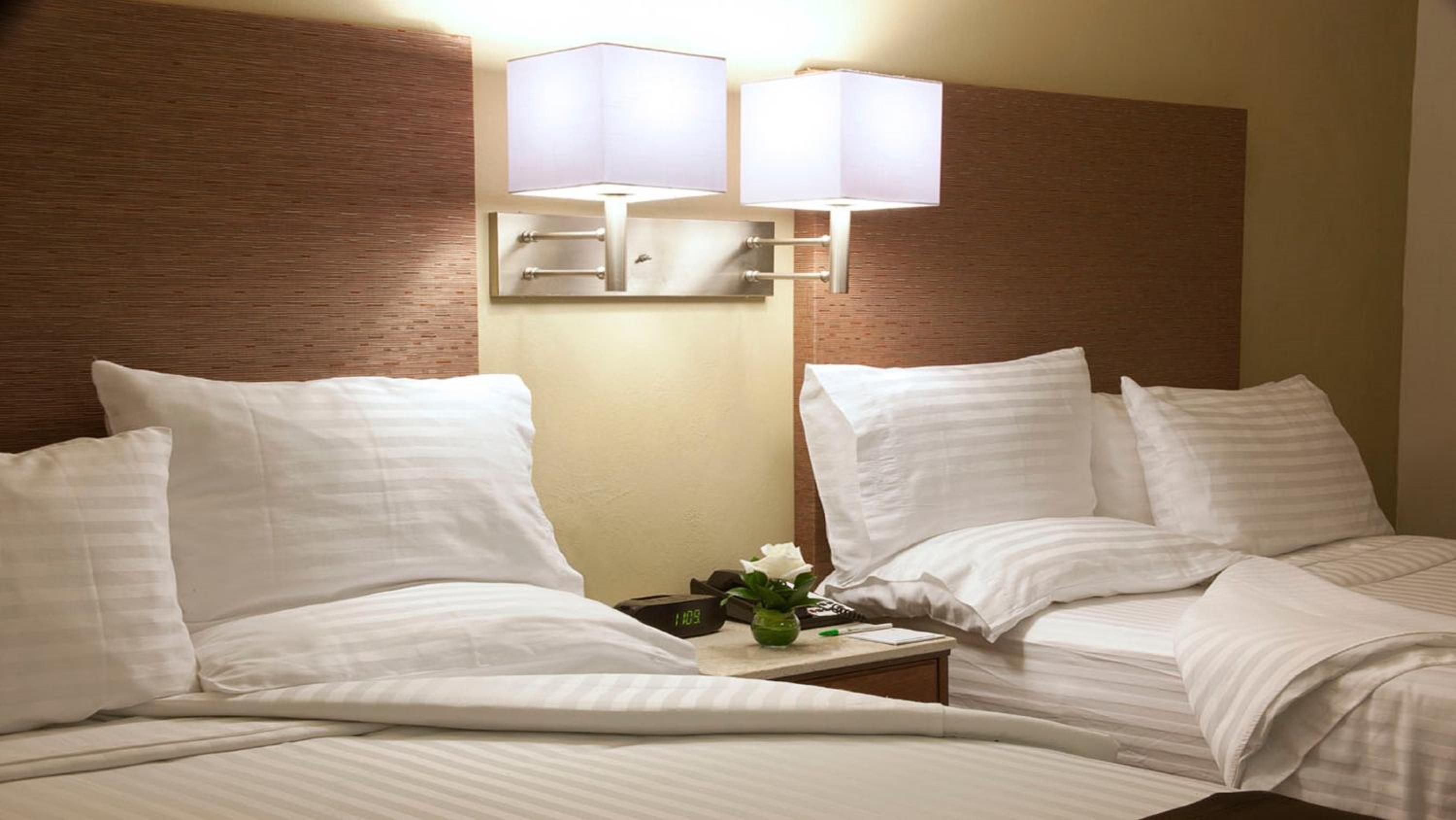 Standard Double Room with Two Double Beds - Photo 4
