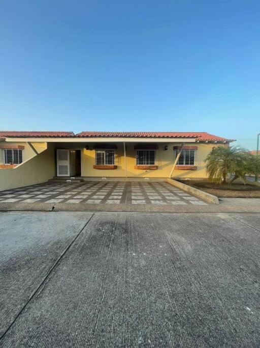Three-Bedroom House photo 2