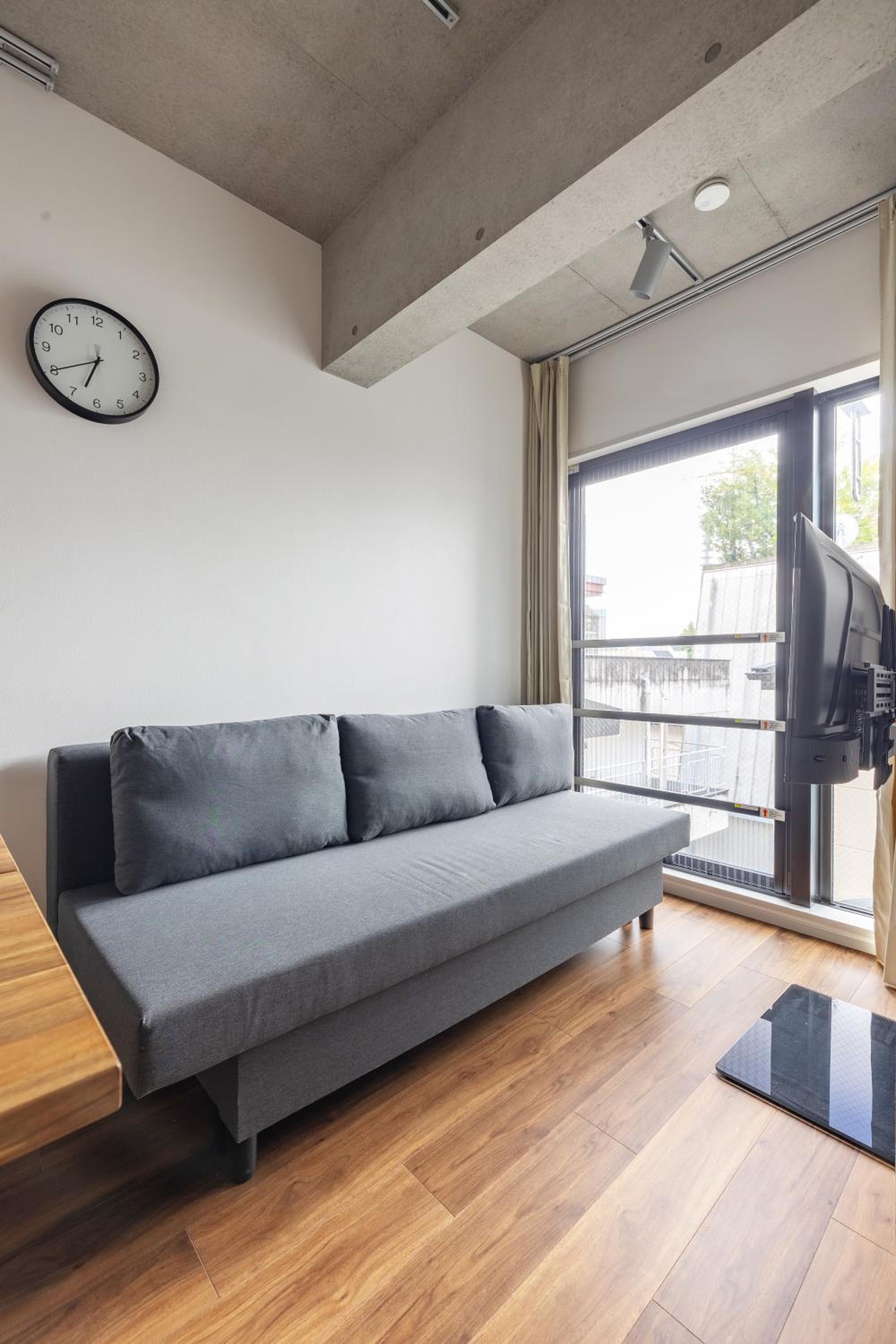 One-Bedroom Apartment with View photo 2