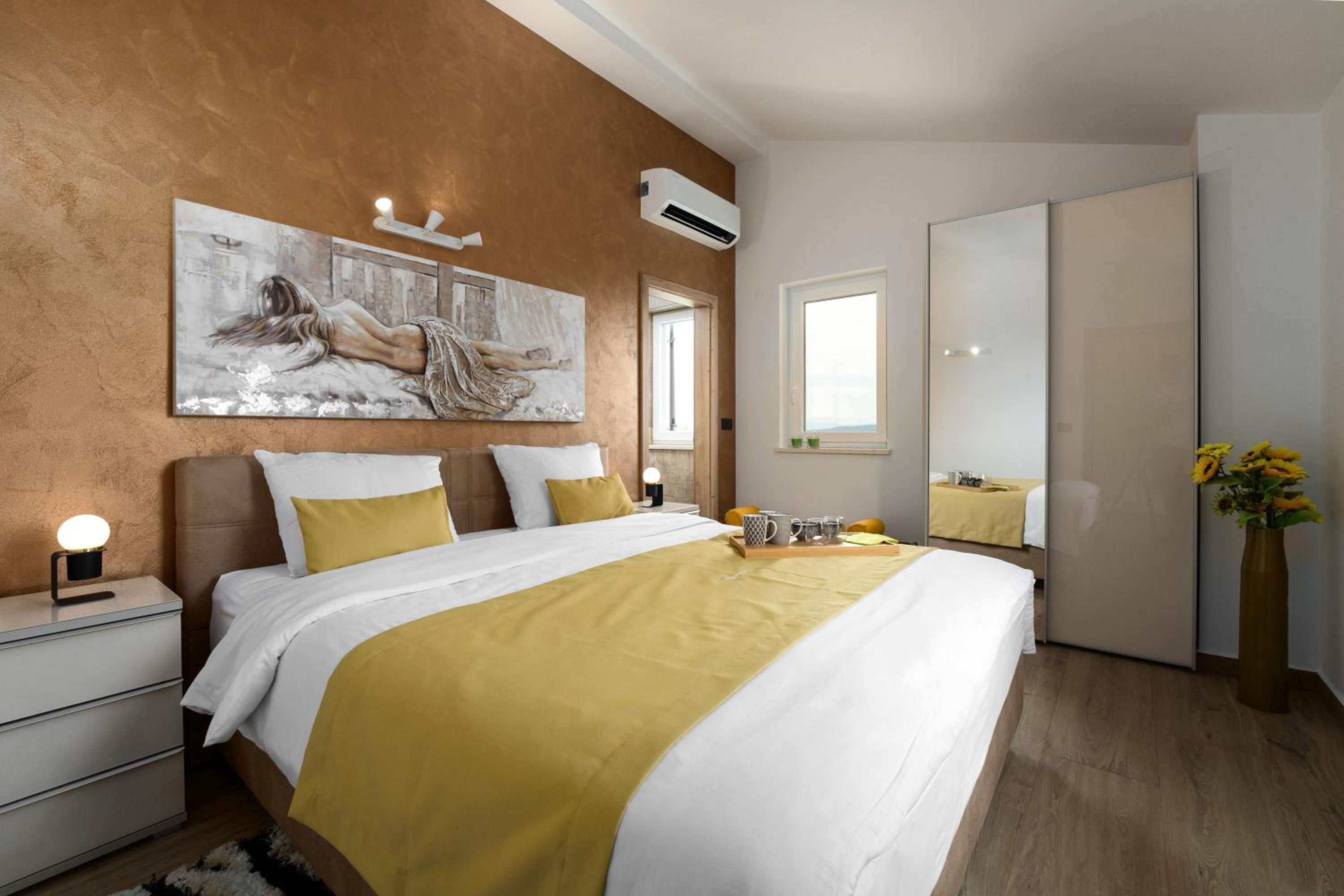 Four-Bedroom House photo 1