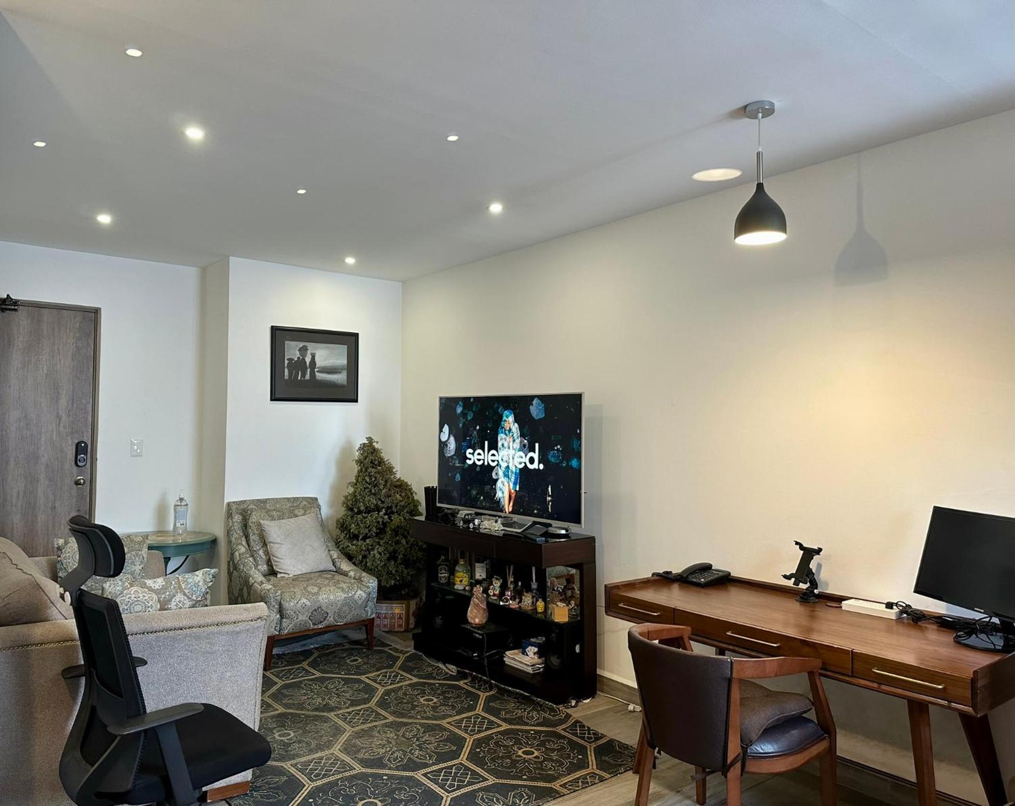 Two-Bedroom Deluxe Apartment with Balcony photo 2