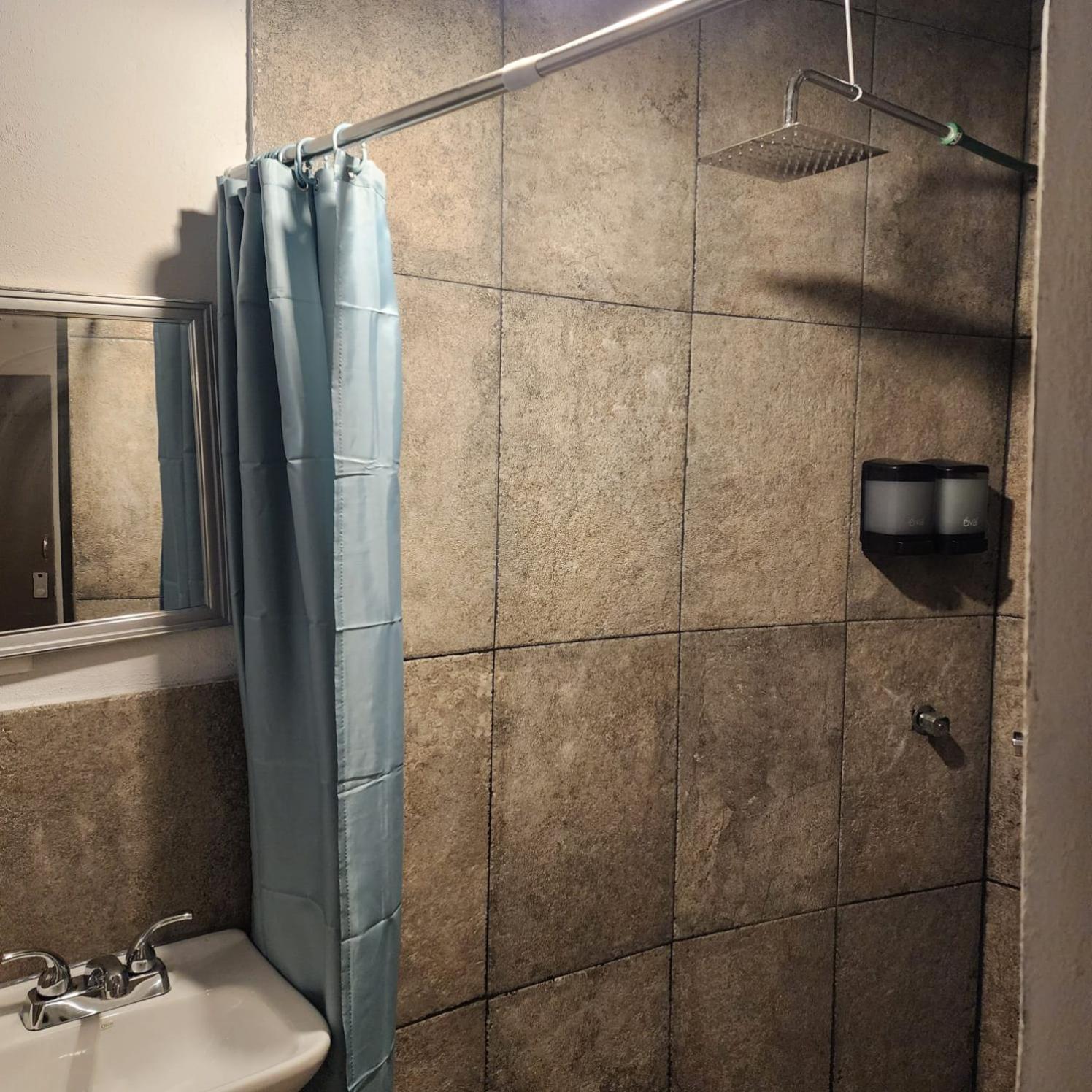 Twin Room with Private Bathroom - Photo 9