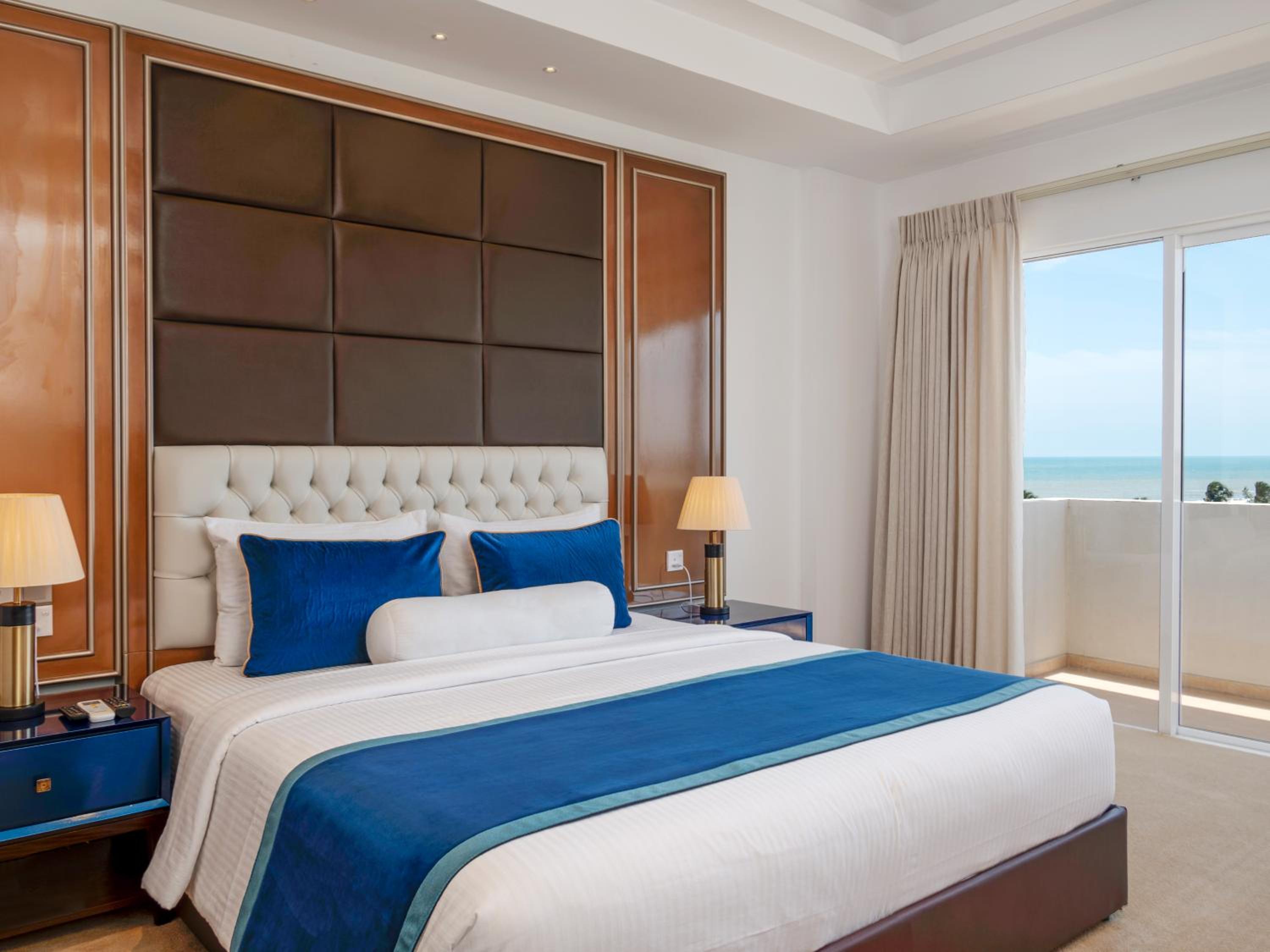Deluxe Double Room with Balcony and Sea View photo 3