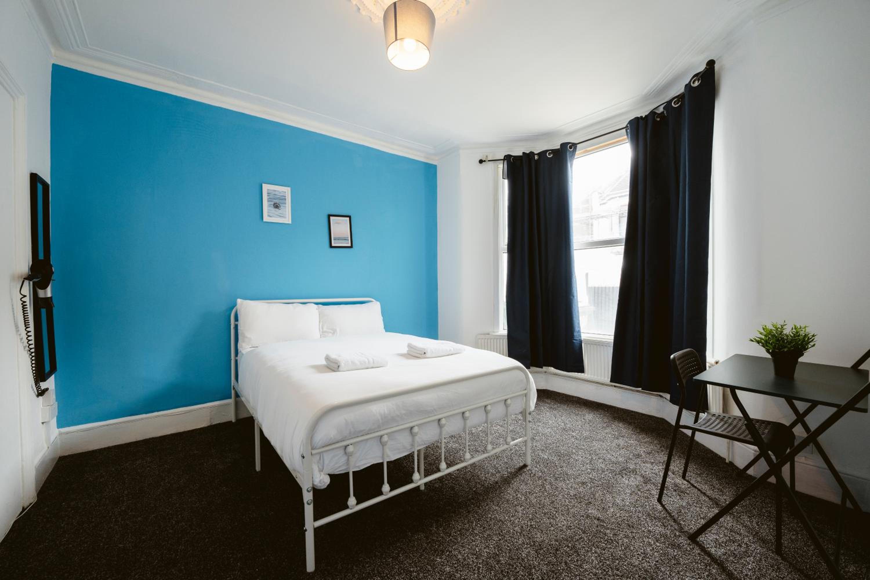 Double Room with Shared Bathroom photo 1