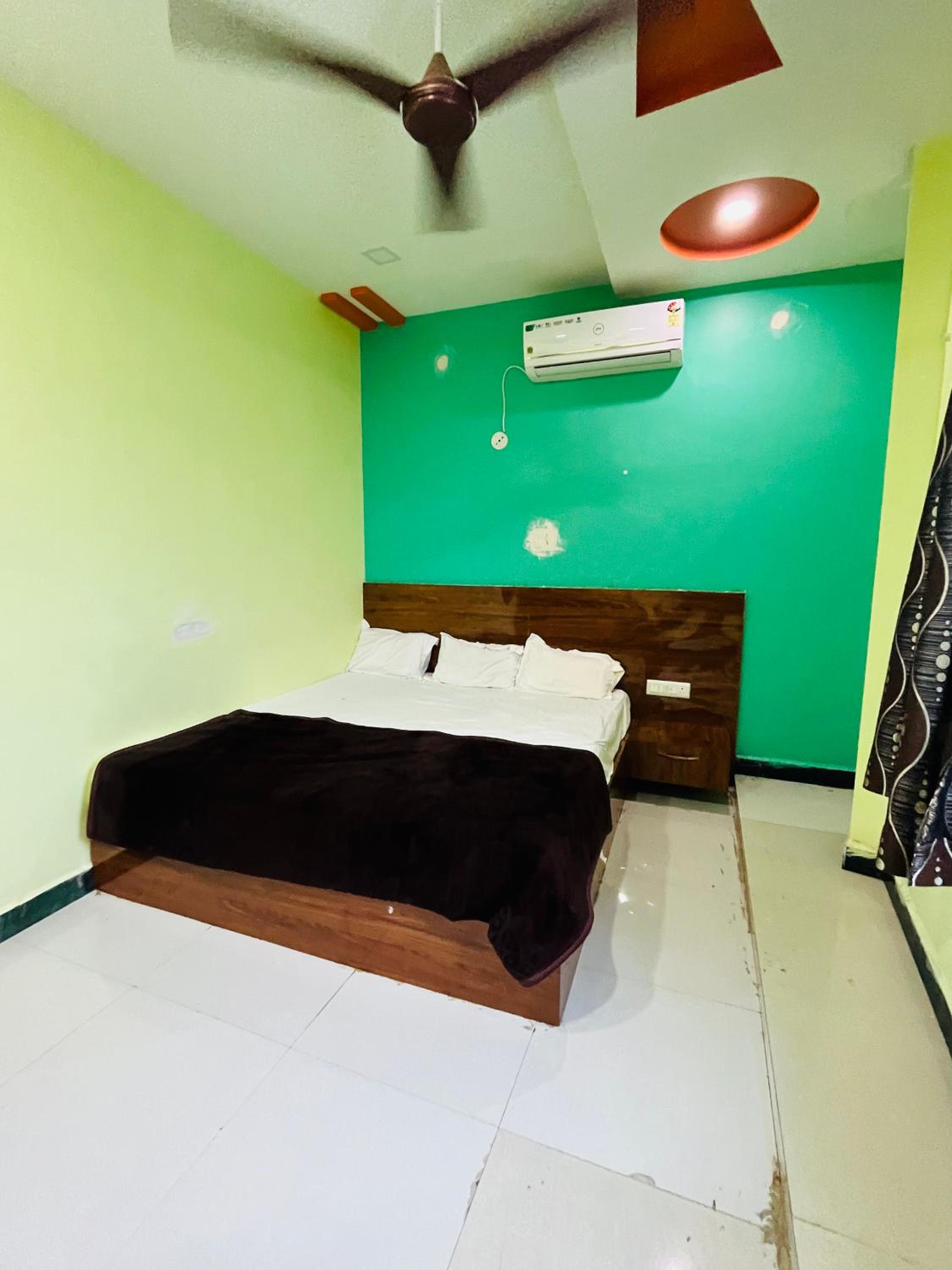 Double Room With Private Bathroom