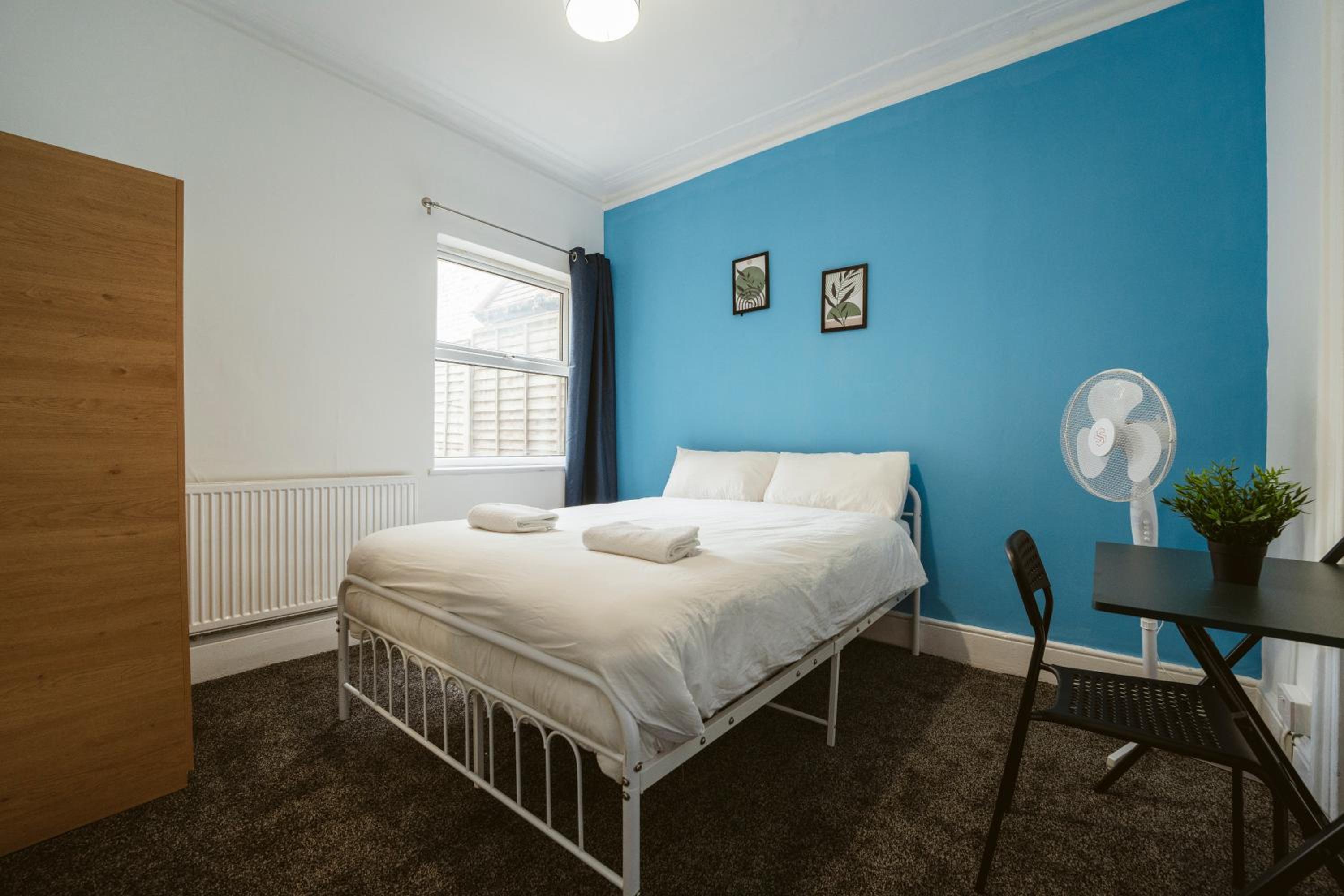 Double Room with Shared Bathroom photo 1