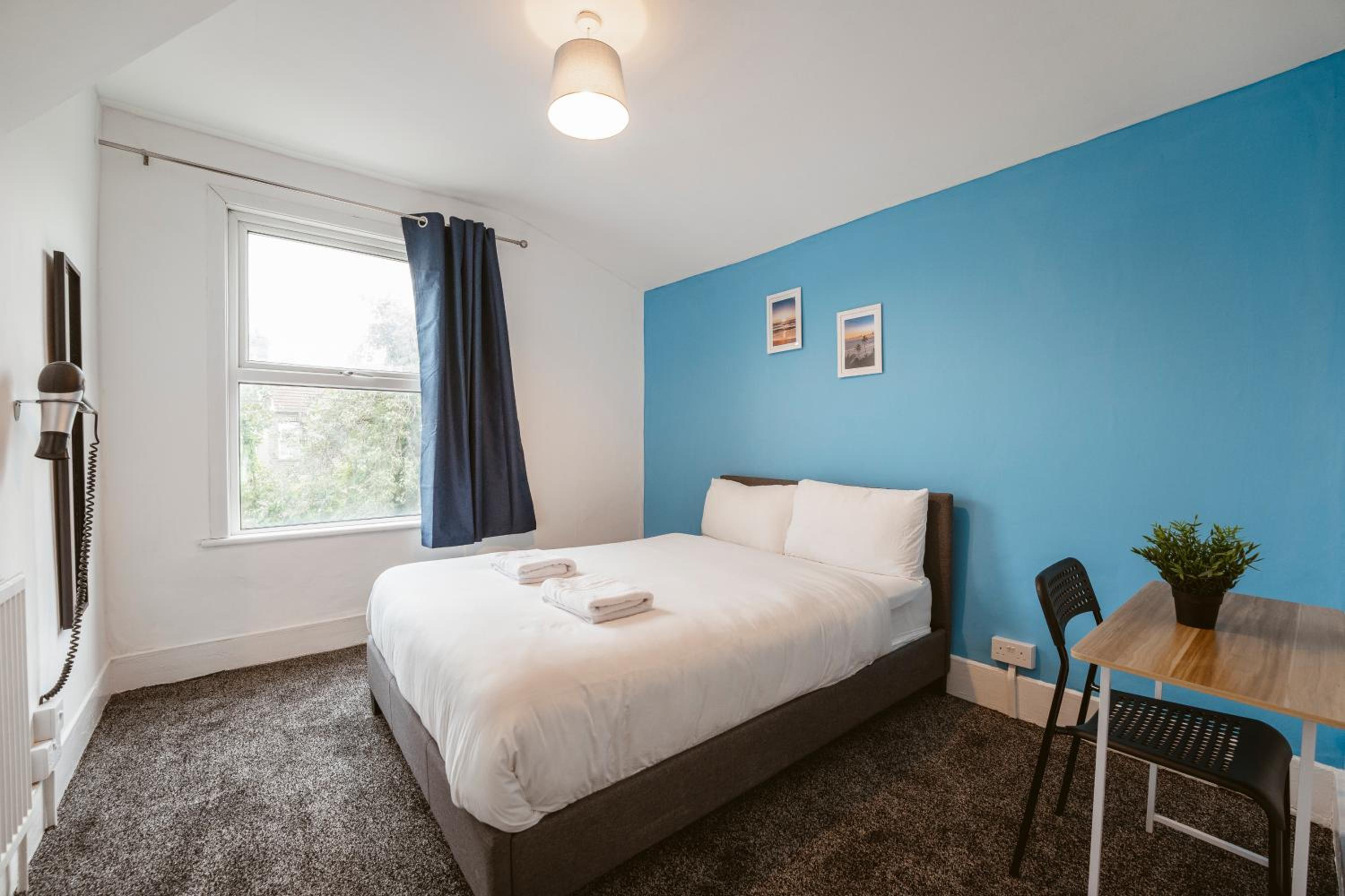 Double Room with Shared Bathroom photo 3