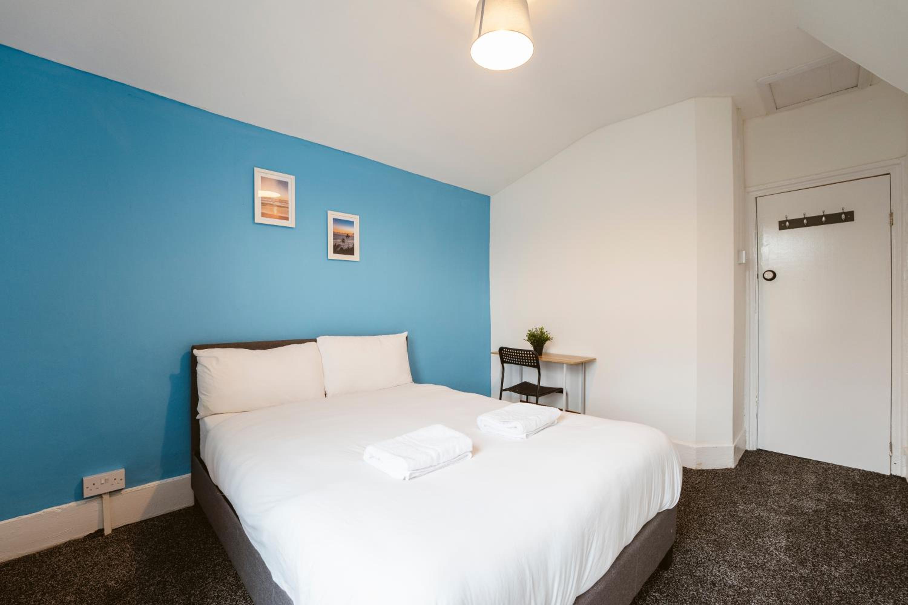 Double Room with Shared Bathroom photo 1