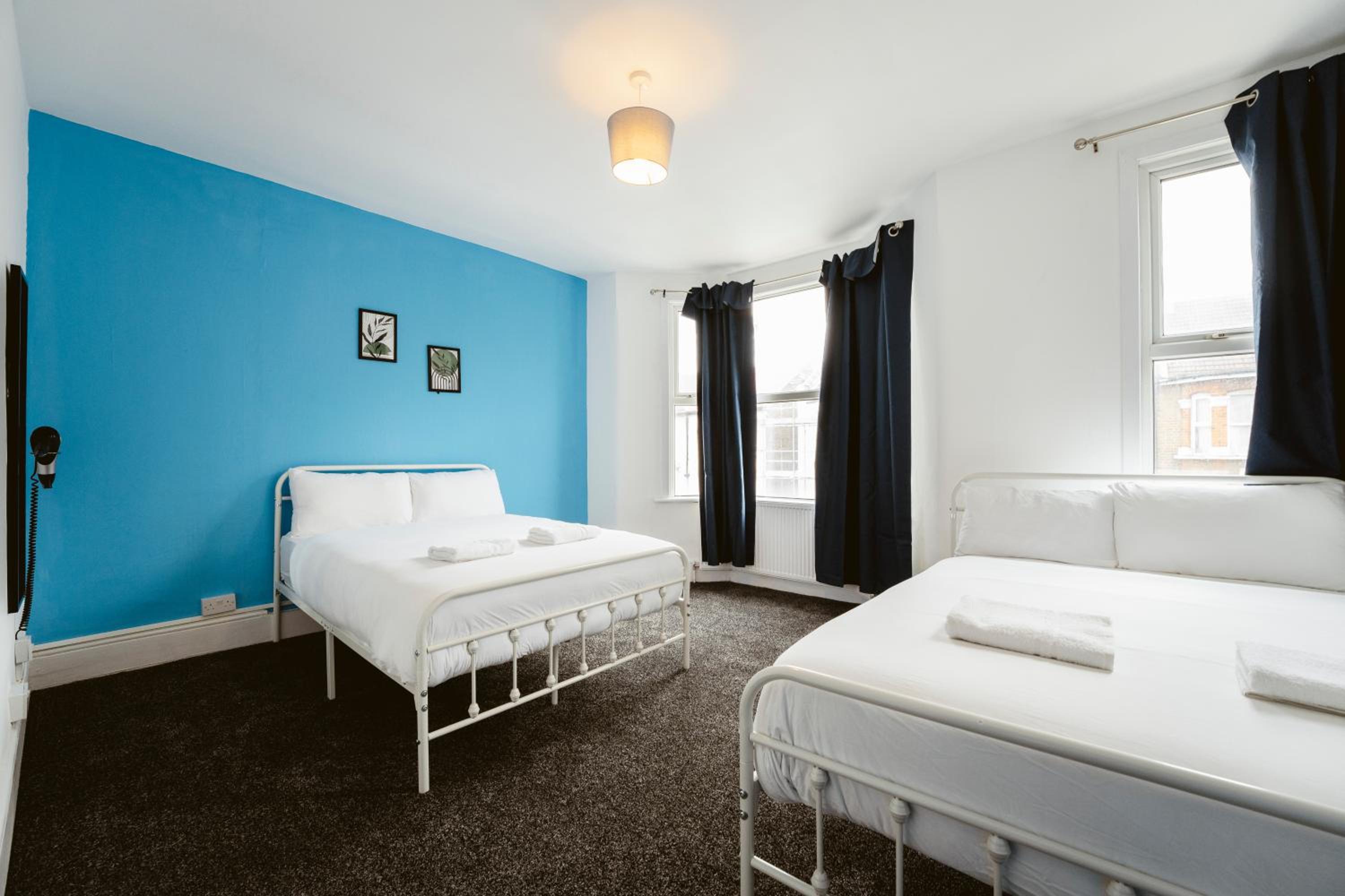 Quadruple Room with Shared Bathroom photo 1