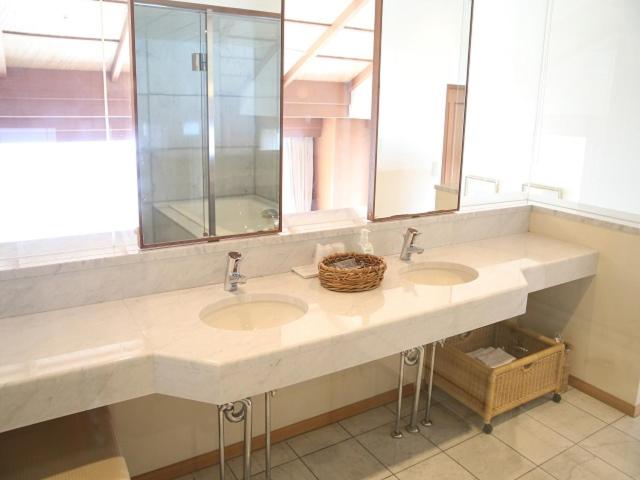 Two-Bedroom Suite photo 3