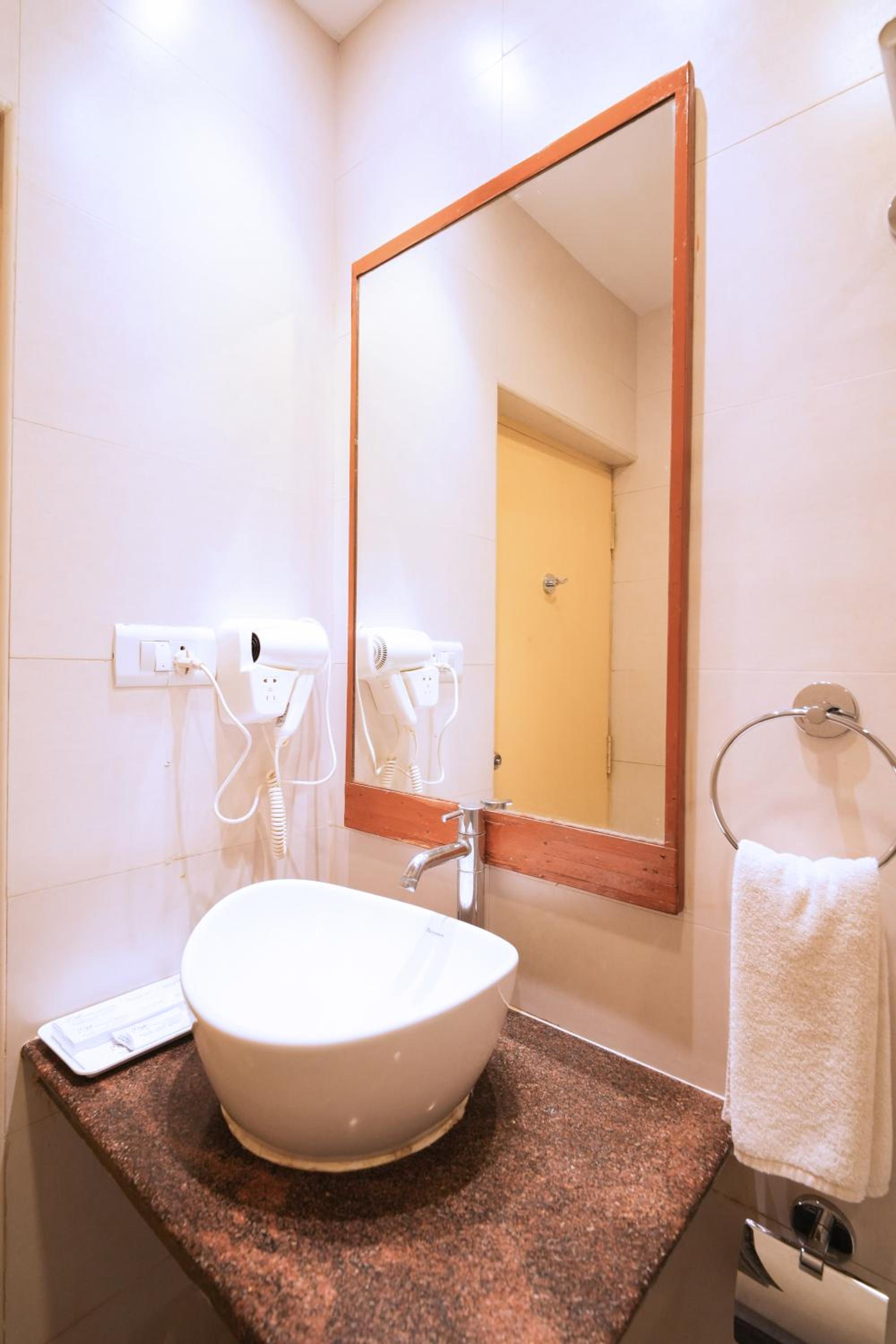 Deluxe Twin Room photo 2