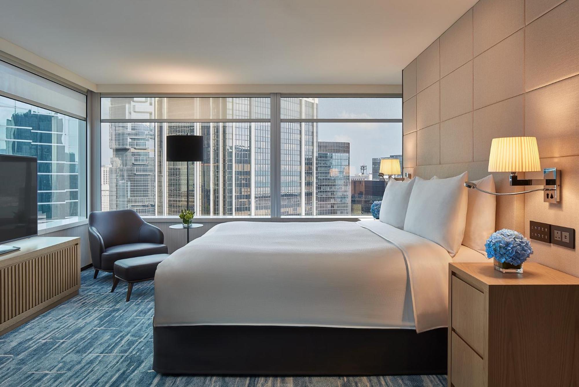 JW One Bedroom Executive Suite with Harbor view & Executive lounge access thumbnail 6