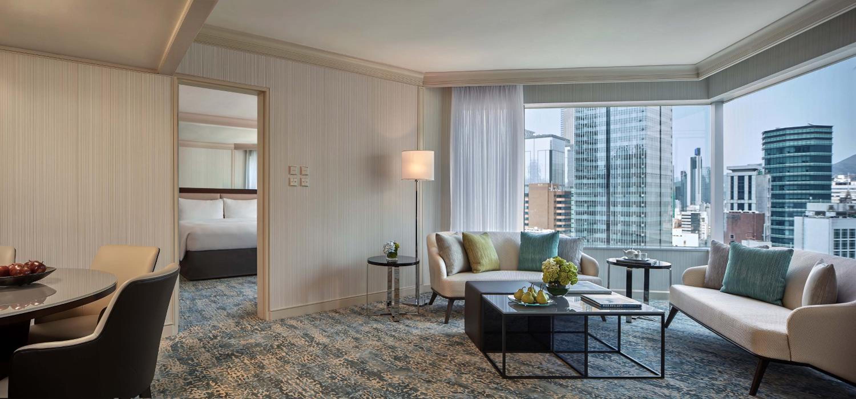 JW One Bedroom Executive Suite with City View & Executive lounge access