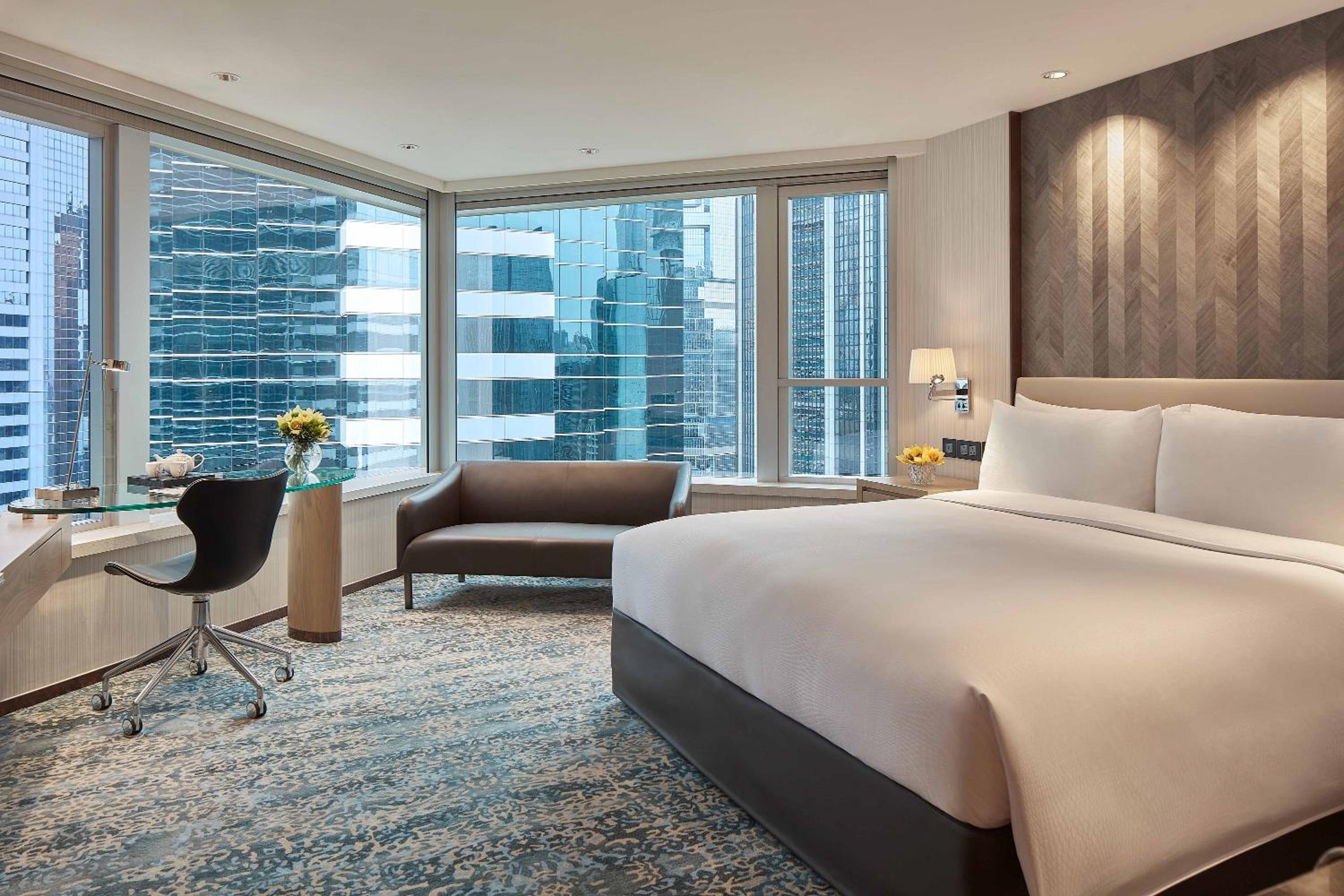 JW One Bedroom Executive Suite with City View & Executive lounge access